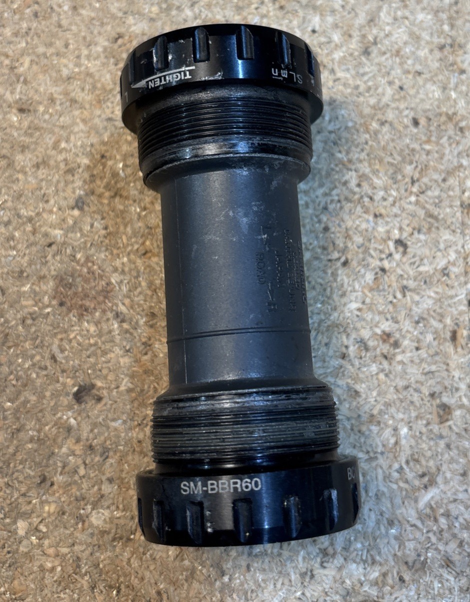 shimano sm-bbr60 Bottom Bracket. English Thread.
