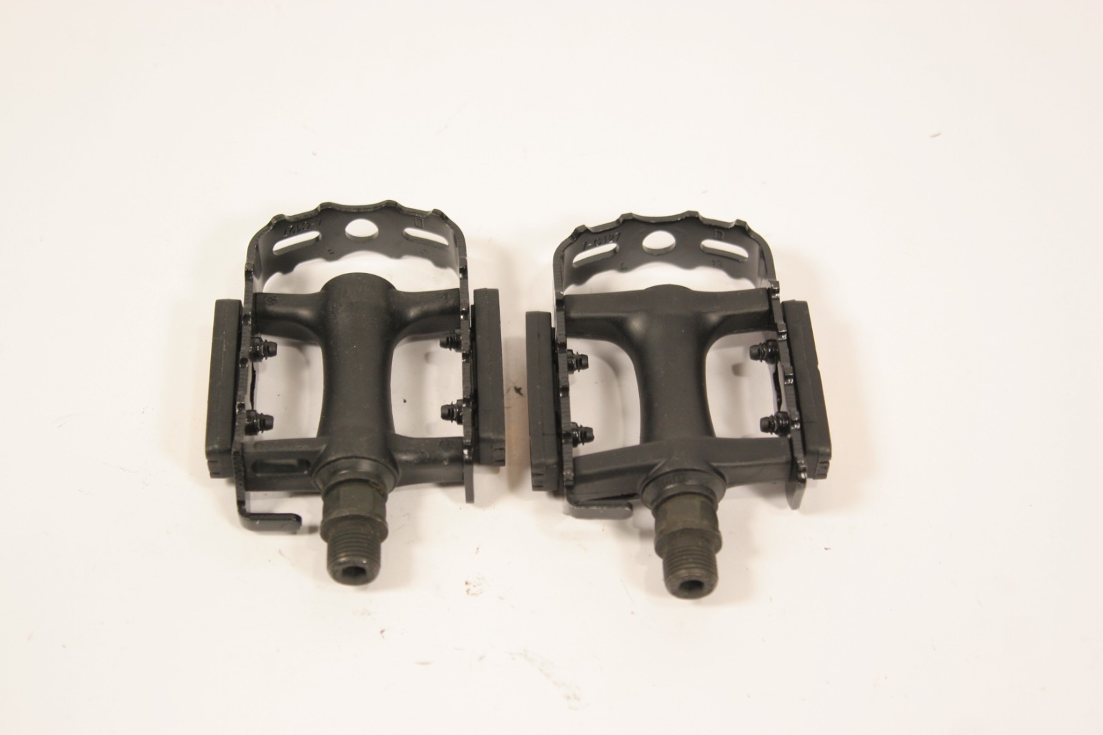 Wellgo C127 Aluminum & Resin Platform Pedals 9/16 Black PD34