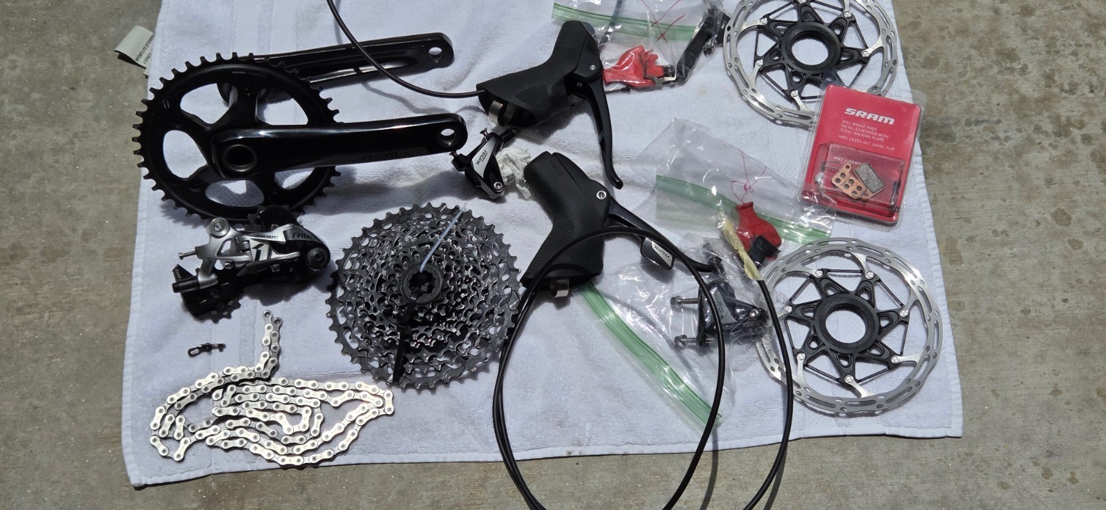 SRAM Rival 1X 11-Speed Mechanical Groupset with Hydraulic Brakes –