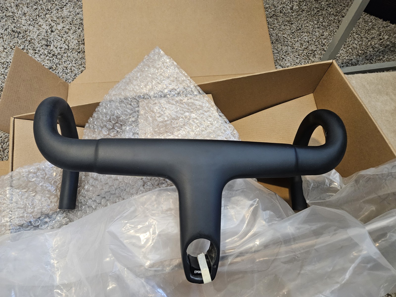 Canyon CP0030 AeroCockpit CF – 100mm Length 370mm Width 74mm Reach matte Black