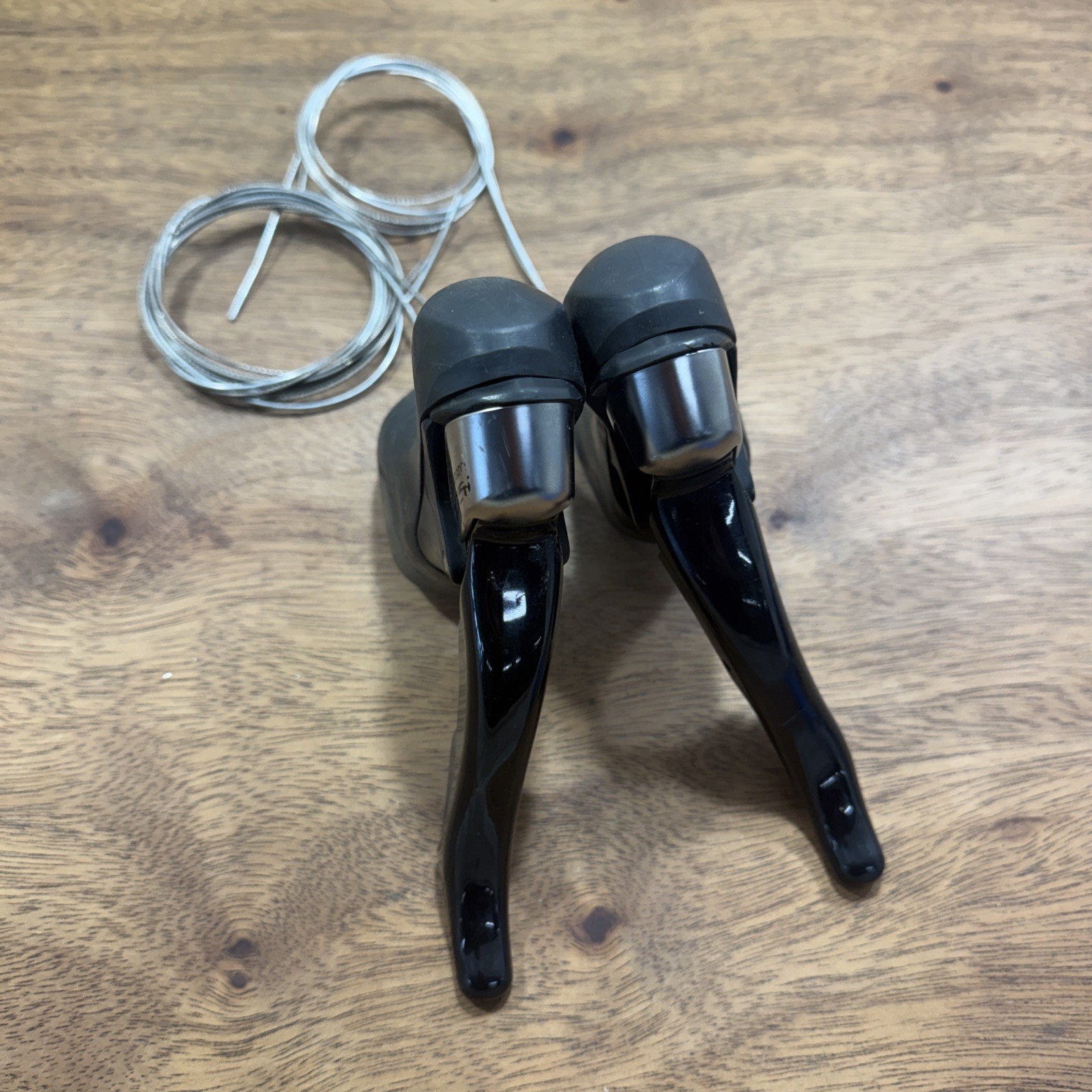 Shimano 105 ST-5700 ST-5703 3×10 Triple Road Bike Shifter Pair