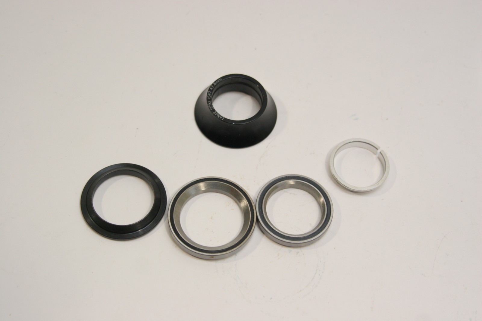 Tange IS47 Tapered 1 1/8 x 1.5 inch Drop In Threadless Headset Seale Bearing TH1