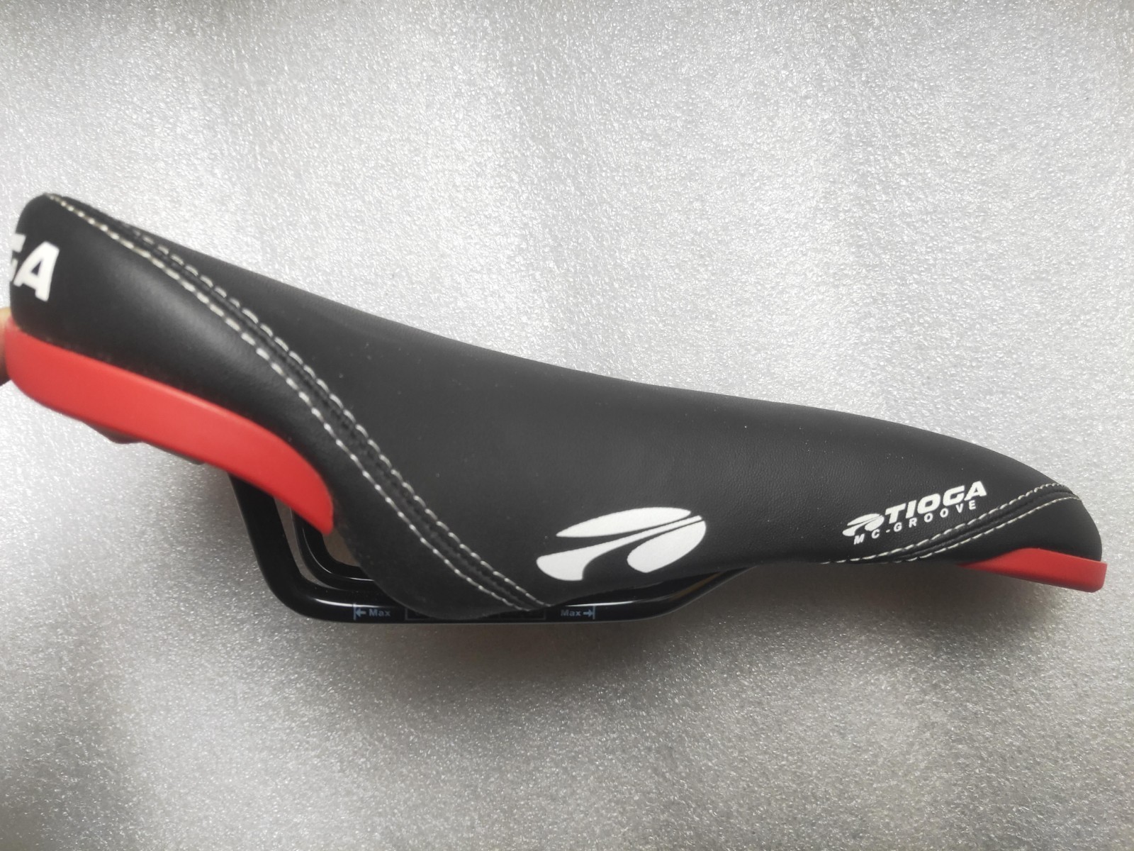NEW TIOGA MC GROOVE SEAT SADDLE MTB OFFROAD FREERIDE 266MM 136MM BLACK RED