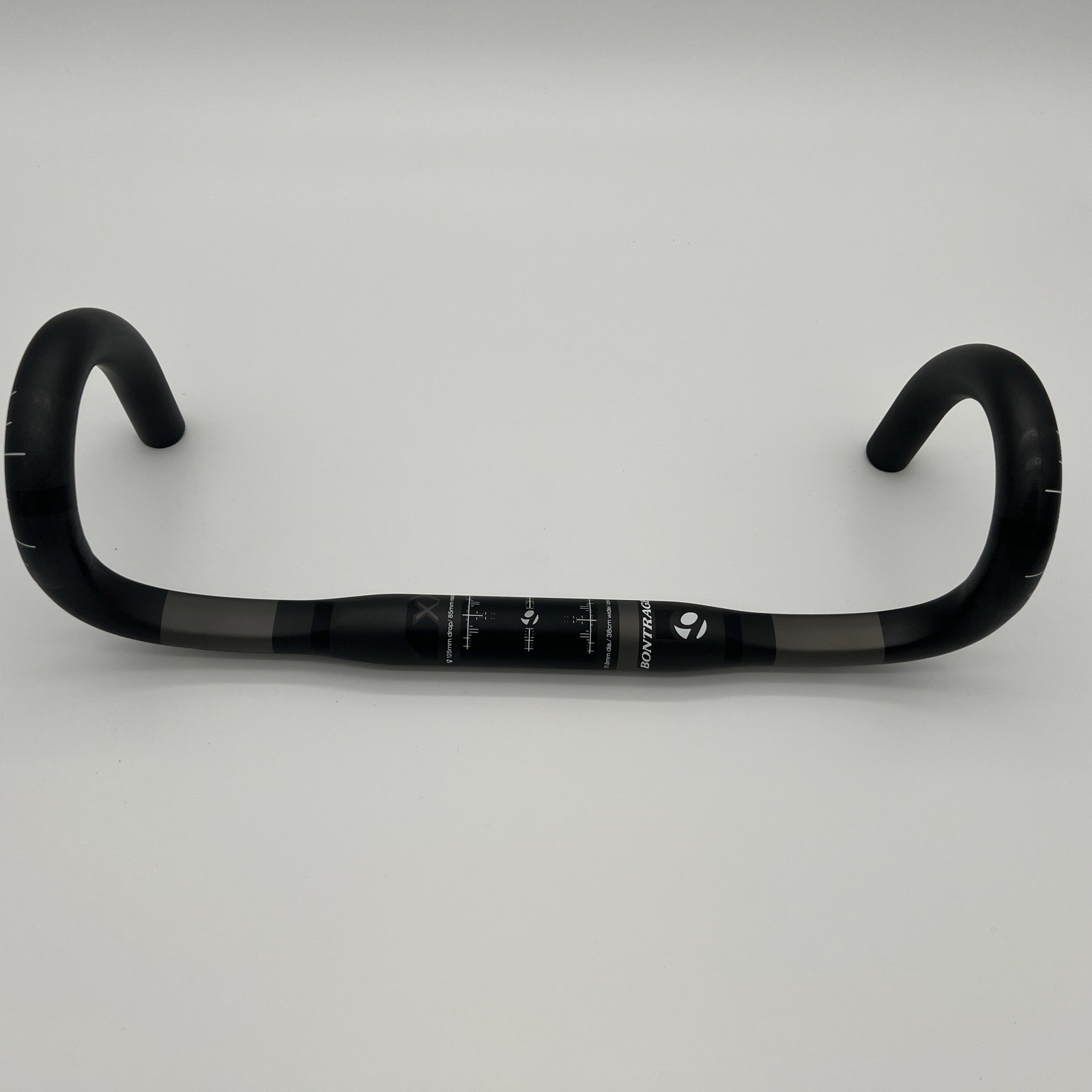 Bontrager XXX VR-C 38cm Wide 31.8mm Carbon Handlebar 185g 125mm drop/85mm Reach