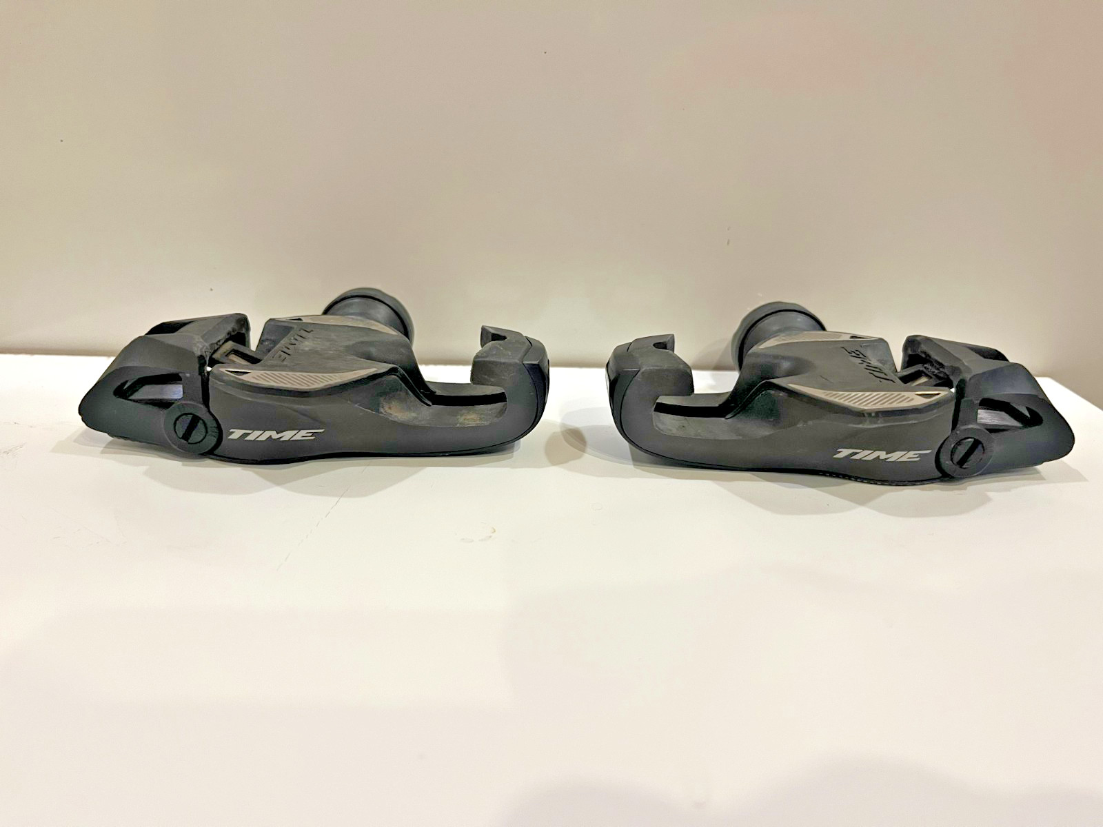 Time XPRO 12 Pedals – Single Sided Clipless , Ti Carbon, 9/16″,Black/Black, 184g