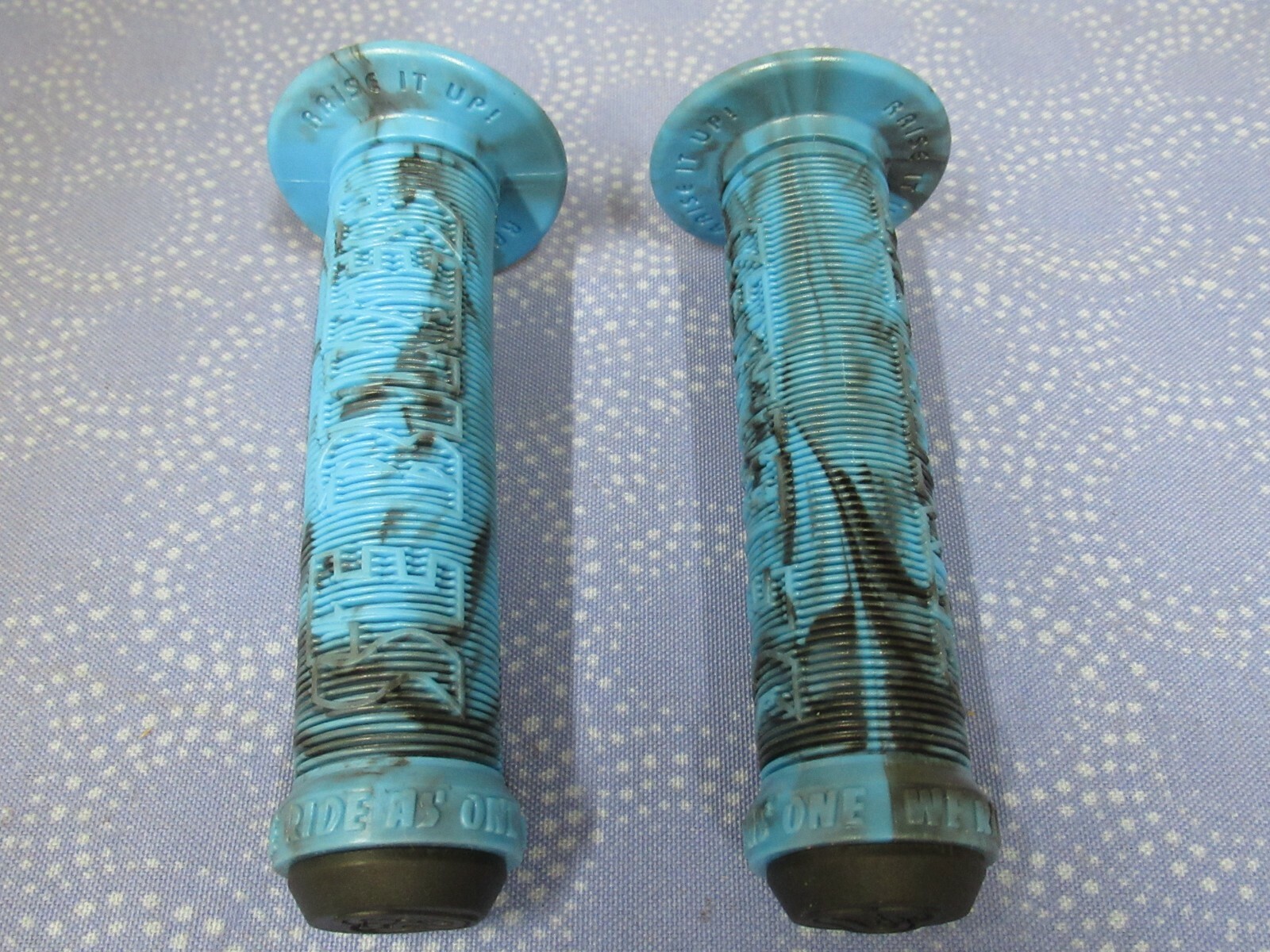 SE Racing BMX Bike Life Blue Swirl Flanged Handlebar Grips 5-1/2″ Fit 7/8 Bar