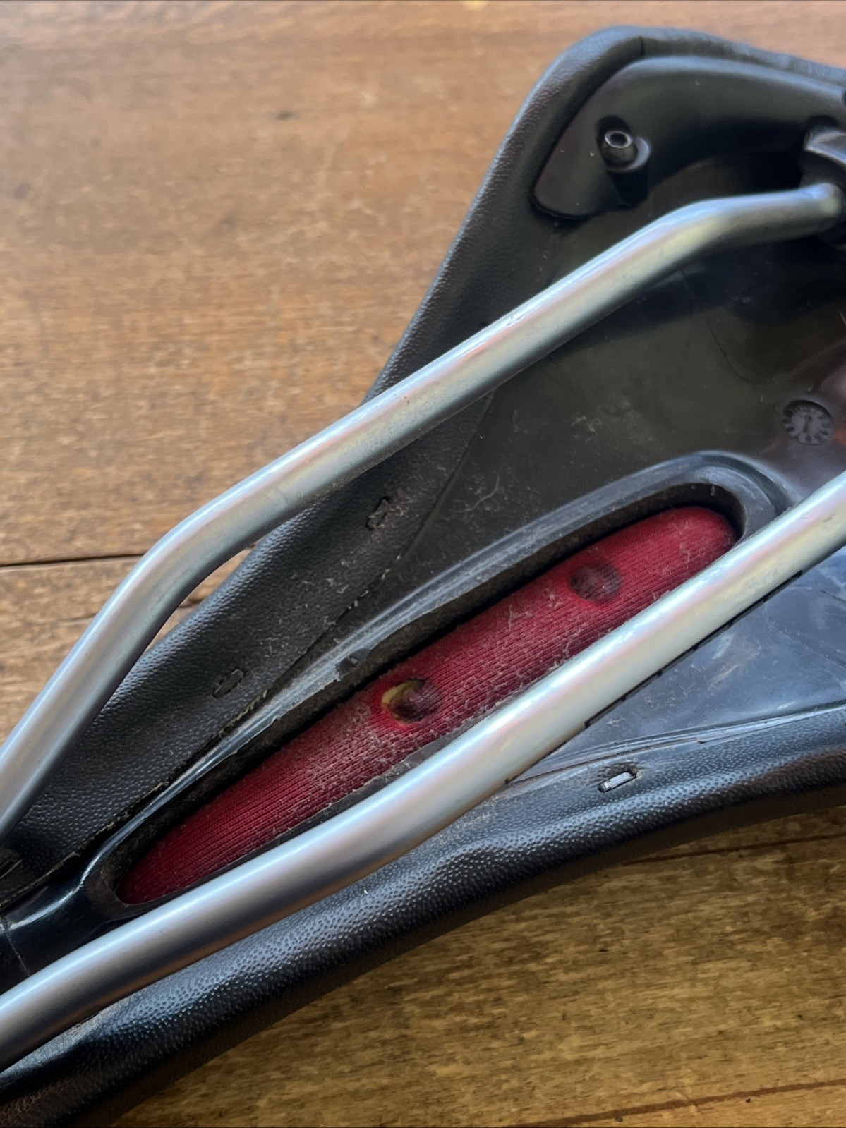 Vintage Oval Concepts 300 Saddle 282 mm Length 138 Width Road Hybrid
