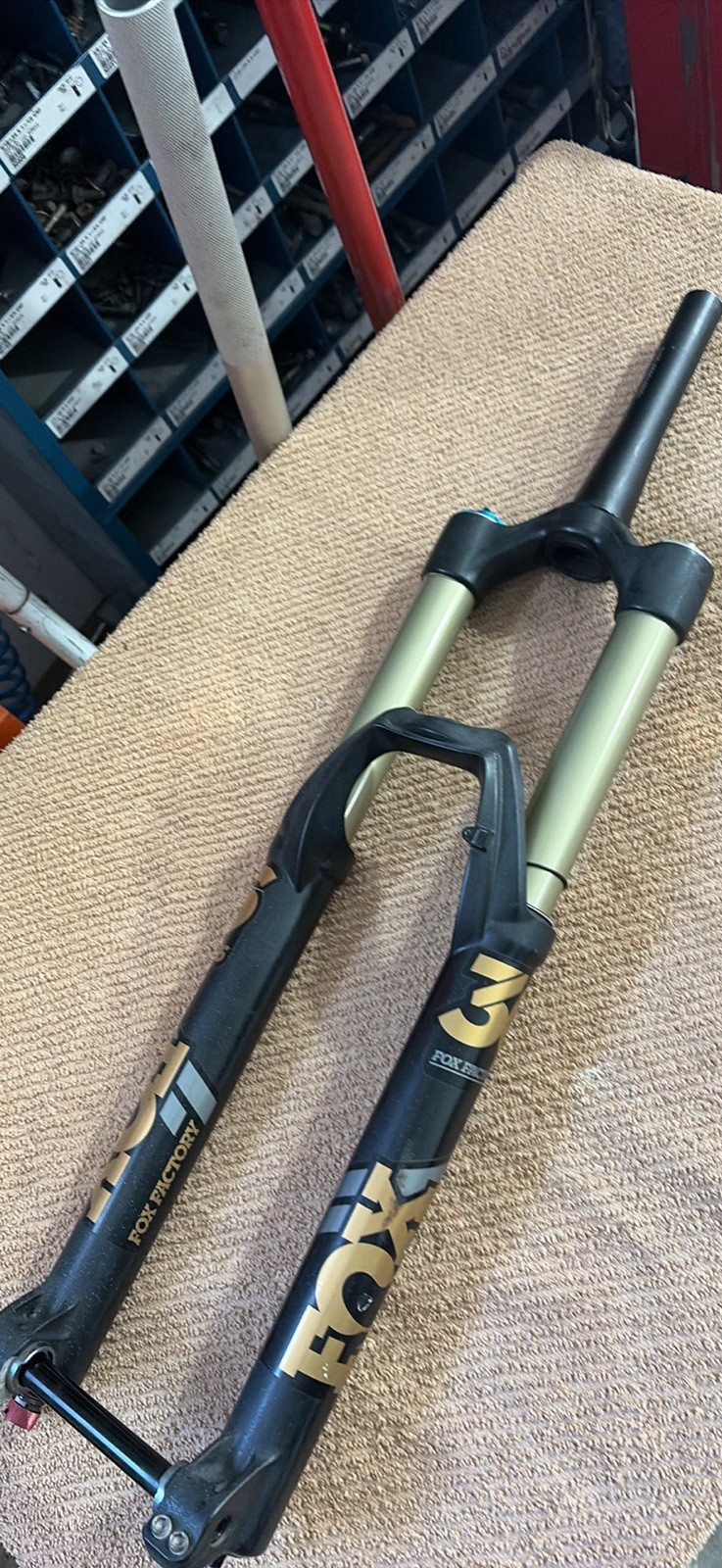 FOX 36 Factory Suspension Fork 27.5″ 150mm Lockout Tapered Black/Gold