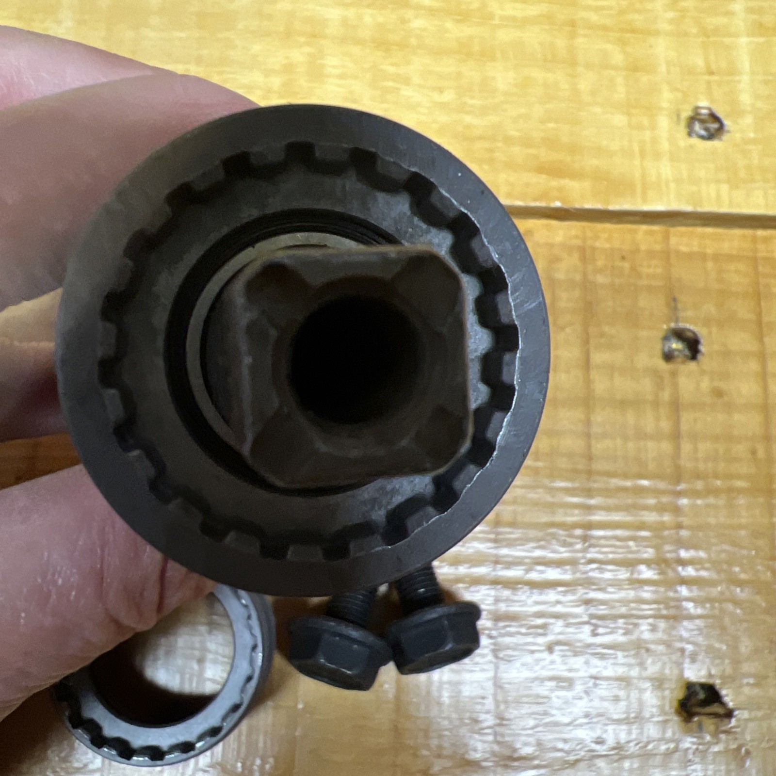 Sunlite SL-26 Square Taper JIS (68×113.5mm) Sealed Bearings Bottom Bracket