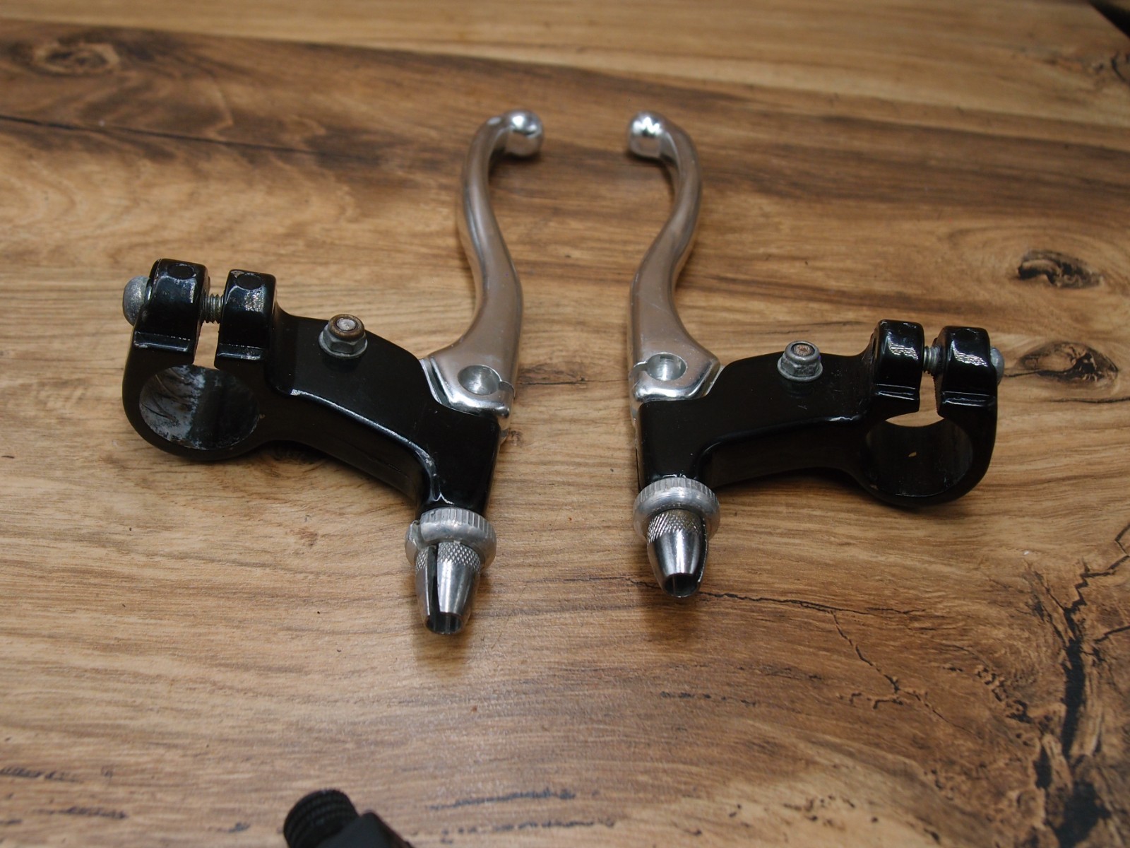 brake levers LEECHI for MTB 4 Finger 22.2 mm from 1980’s