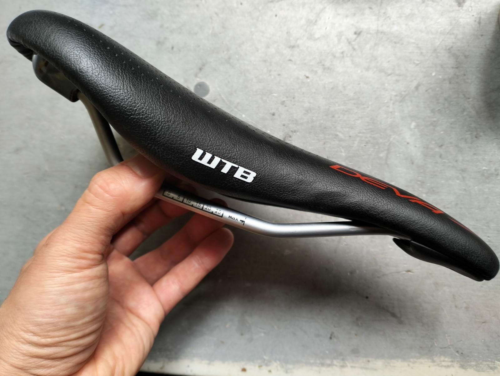WTB DEVA REAL LEATHER SHORT NOSE SADDLE SEAT ROAD MTB 250MMX142MM