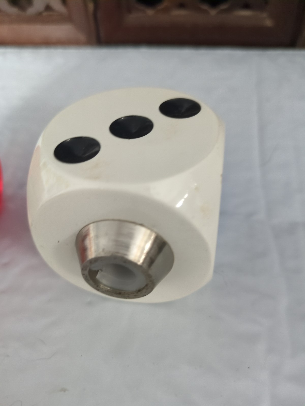 Dice Shape Shifter Head 1-3/4″ Square Gear Shifting Lever Knob Black White & Red