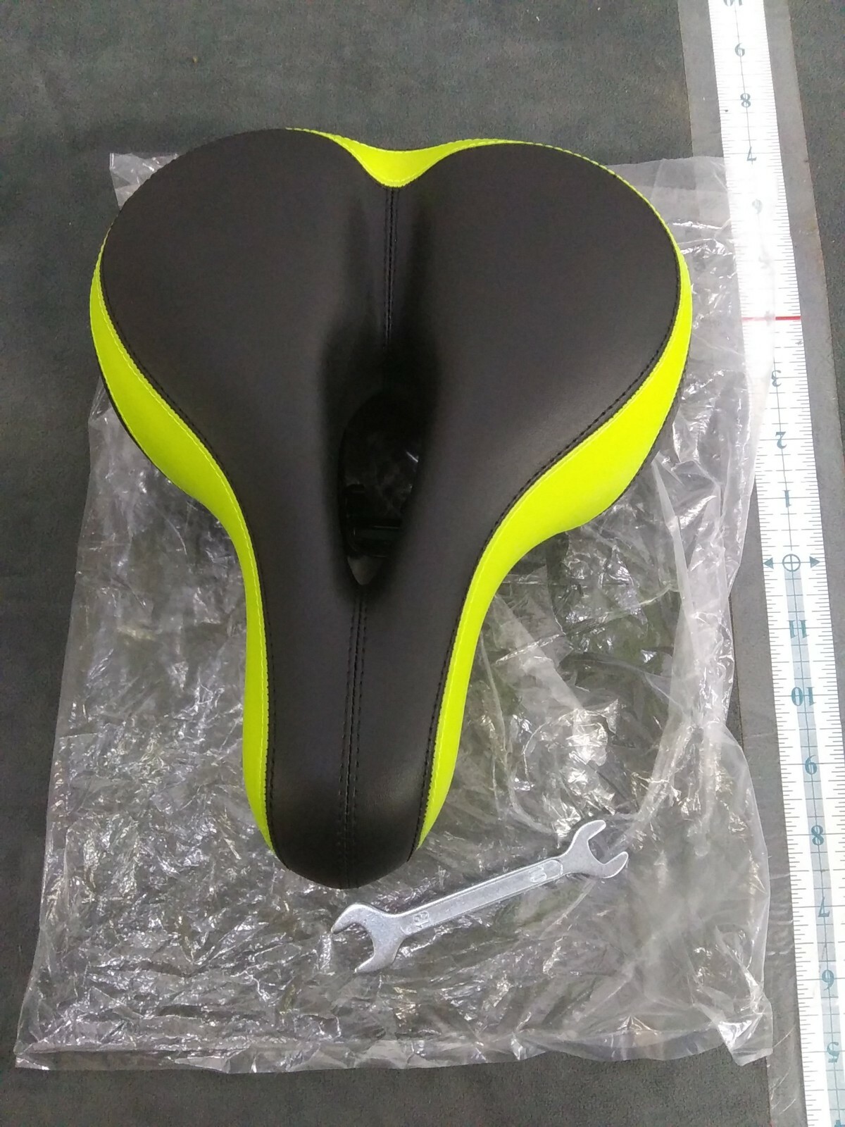 Bicycle Seat Black and Yellow Leather Bike Design new with reflector