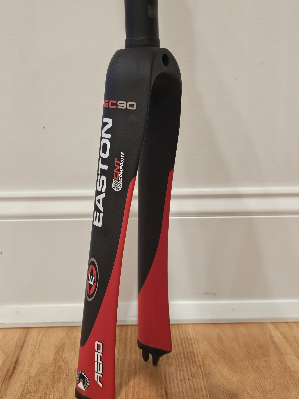 Easton EC90 Aero Carbon Fork 650c 1-1/8″ 300mm Steerer Red/Black