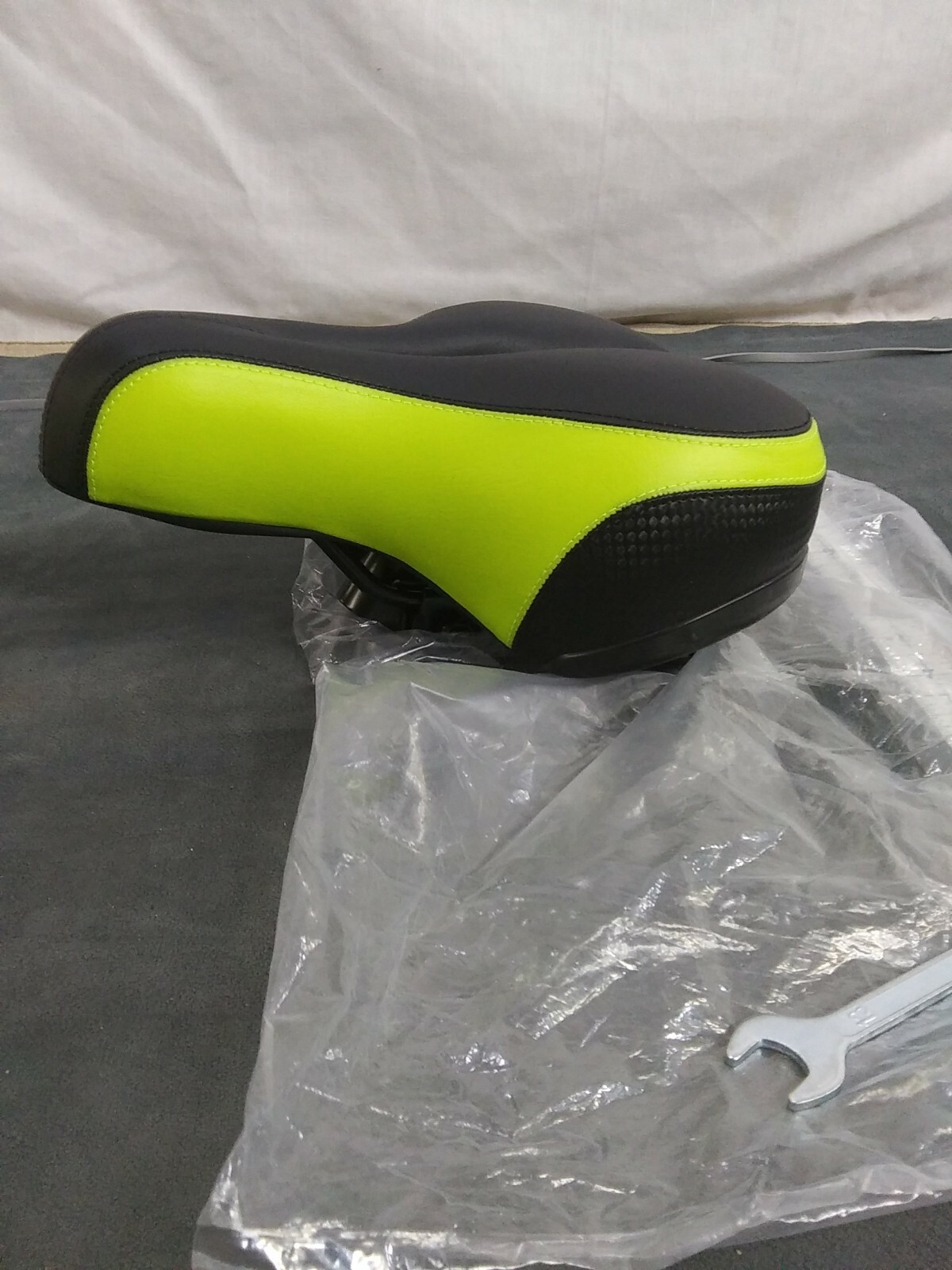 Bicycle Seat Black and Yellow Leather Bike Design new with reflector