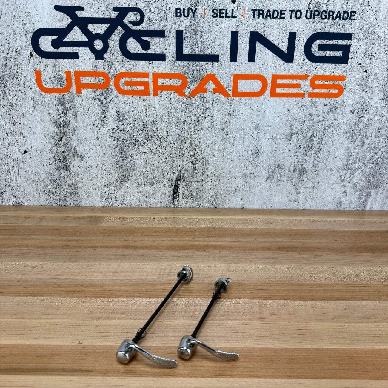 Light Use! Campagnolo Brev Front and Rear 100/130mm Quick Release Skewers