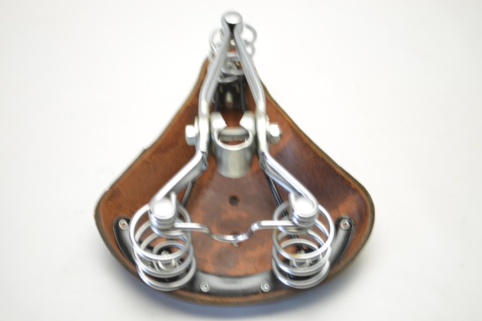 AUKMONT 9 BUTTON 3 SPRING TOURING BICYCLE BROWN LEATHER SEAT SADDLE 255 X 210 MM