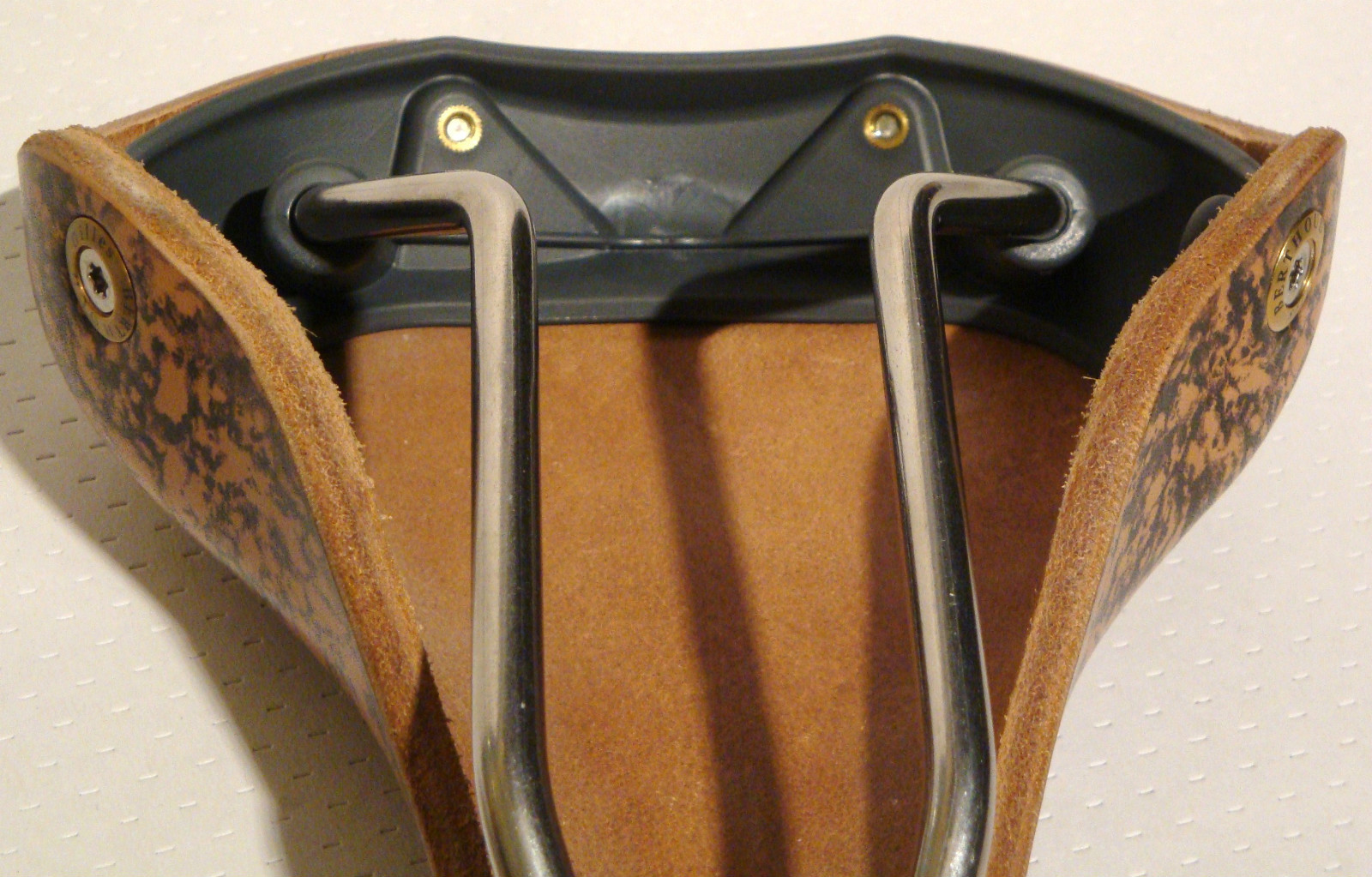 NEW GILLES BERTHOUD SADDLE SEAT SOULOR CORK MADE IN FRANCE IDEALE BROOKS