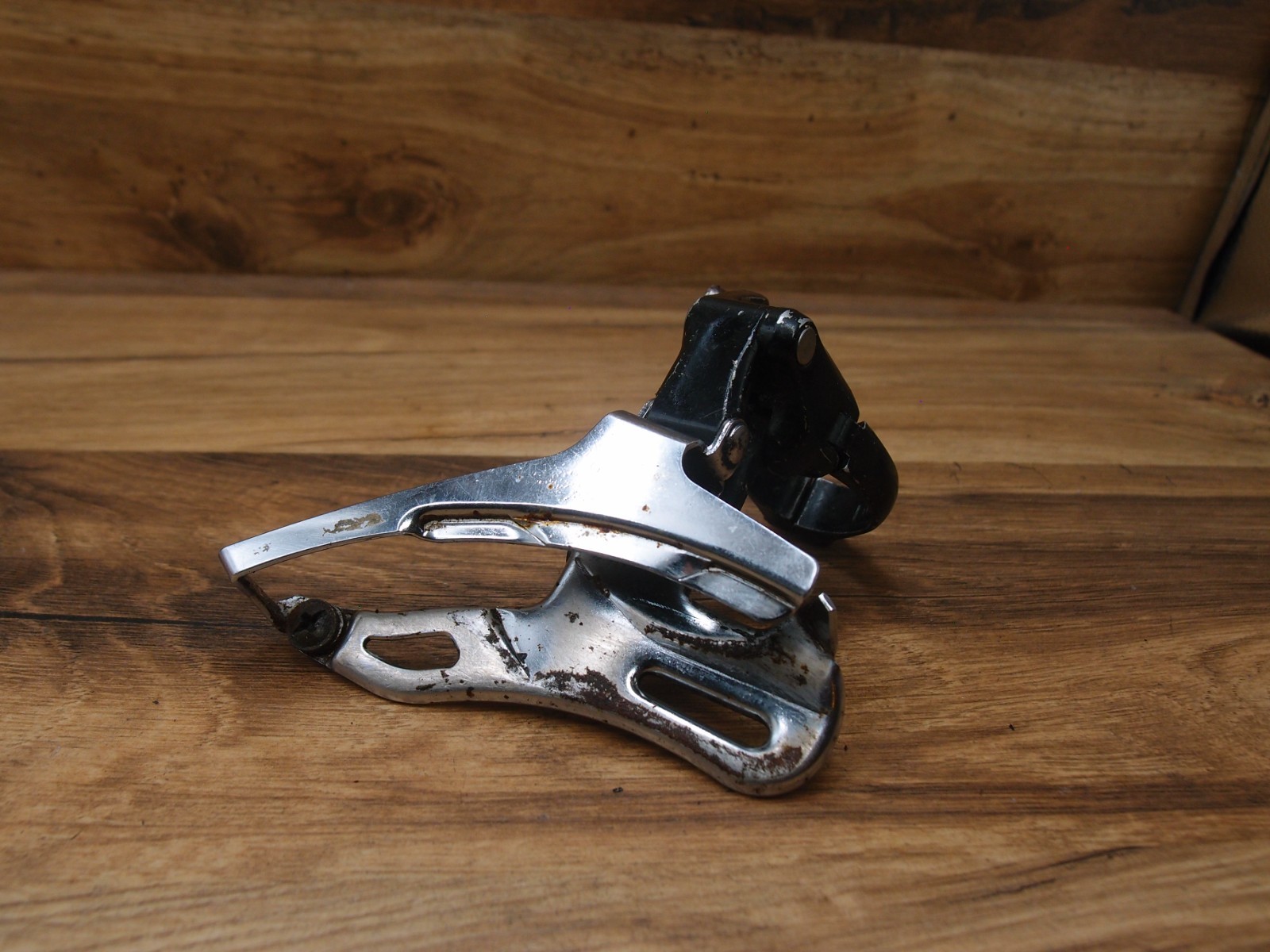 1995 front derailleur MTB Shimano Deore LX FD-M565 VIA Japan 31.8 mm bottom pull
