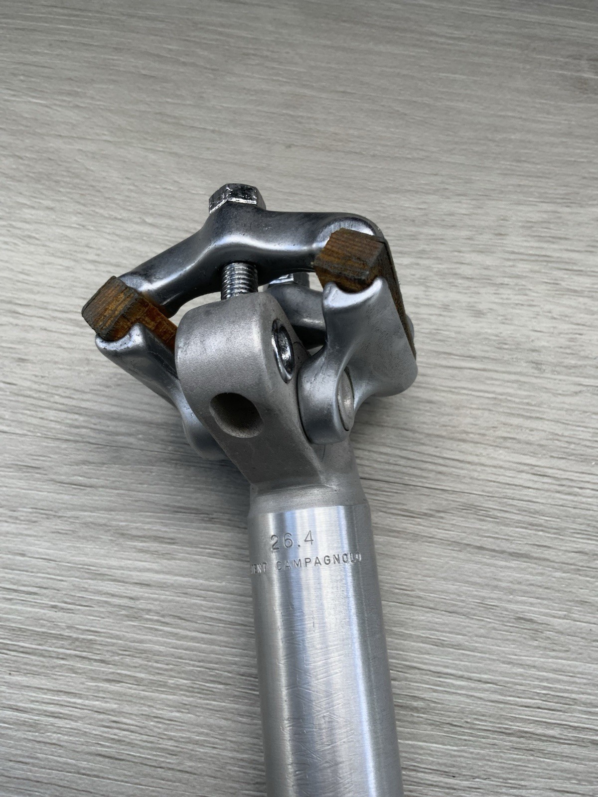 CAMPAGNOLO RECORD SEAT POST 26.4 MM 220 MM TOTAL LENGTH 330 GRAMS