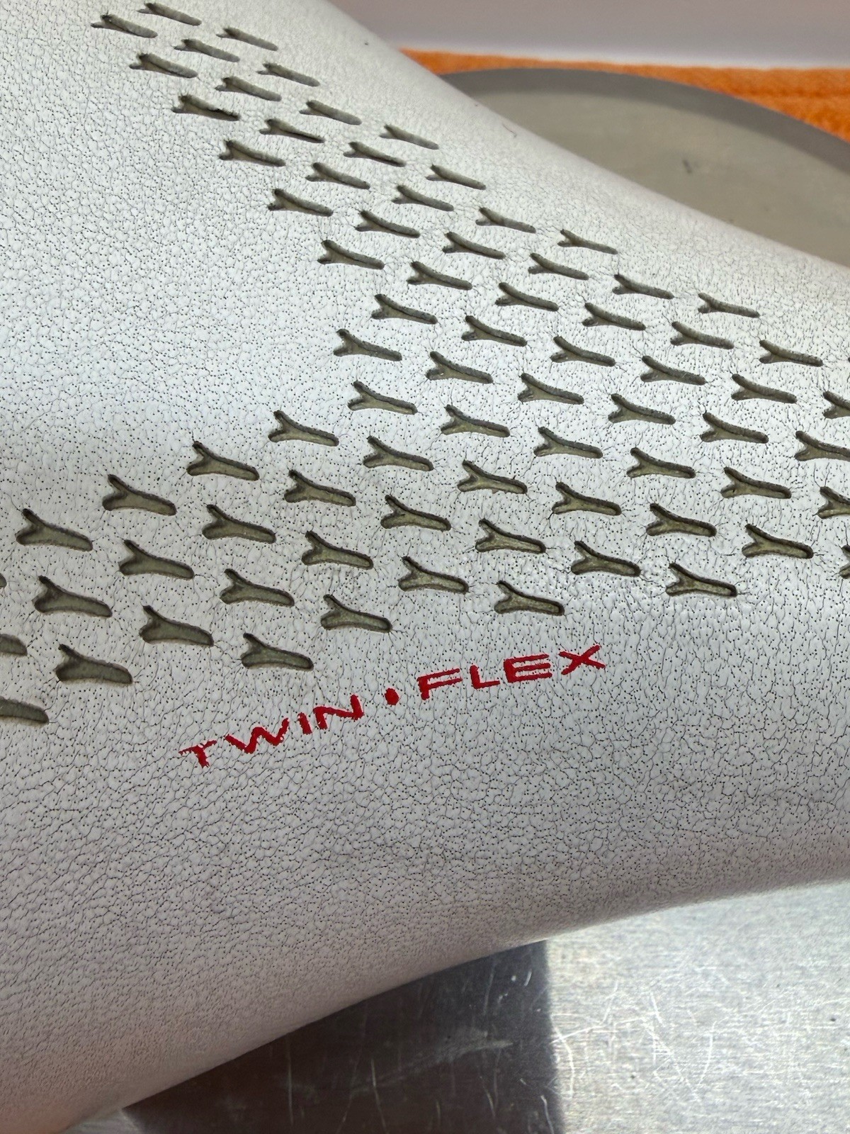 Fizik Aliante White Saddle 142mm Twin Flex Kium rails Handmade in Italy 245g