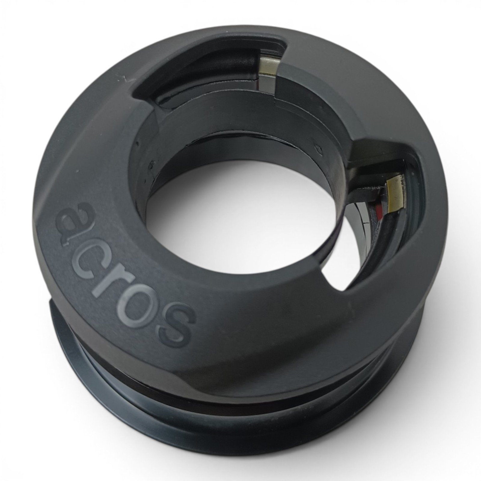 Acros internal sealed 1.5» headset internal cable routings lockring