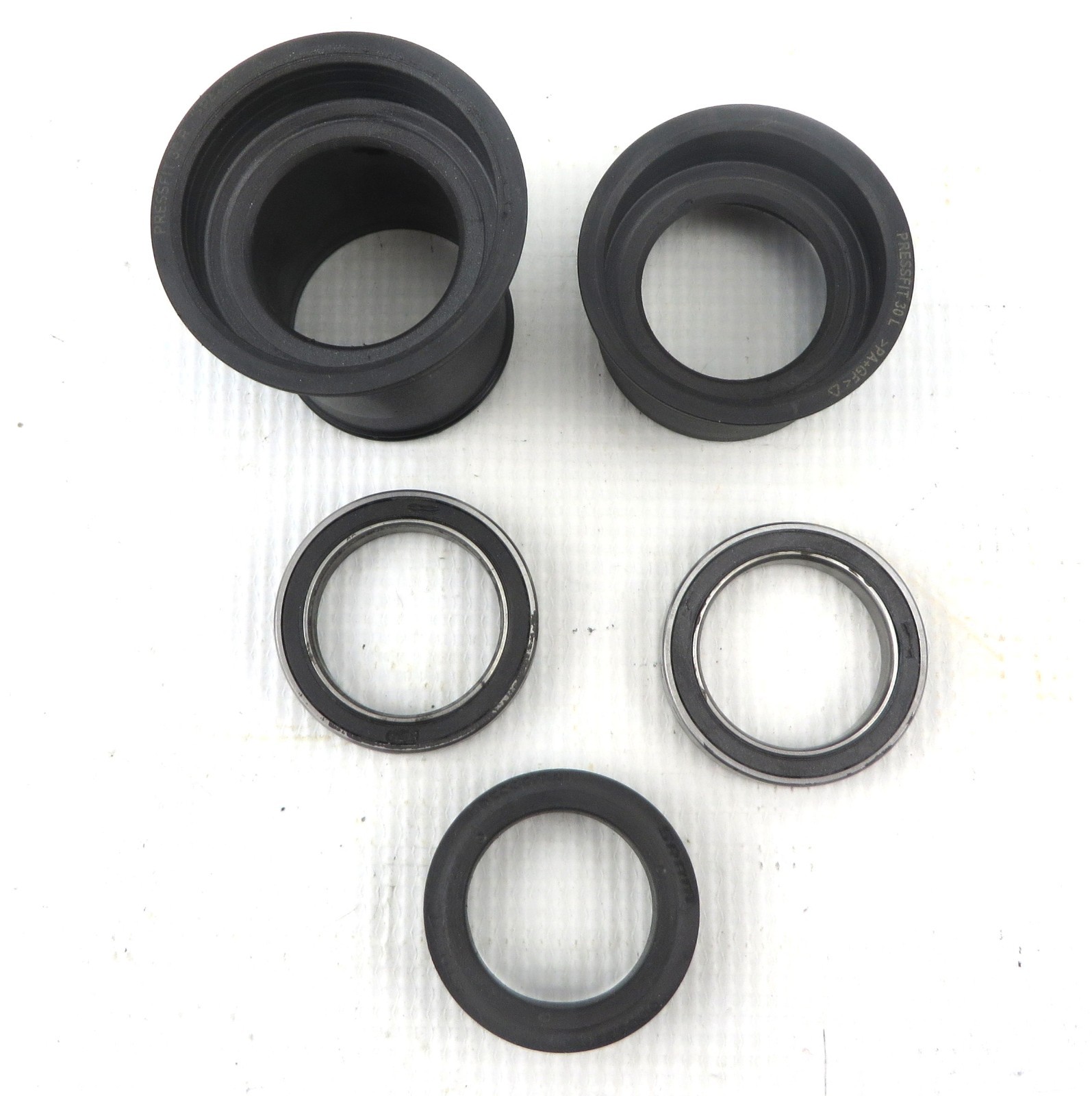 SRAM PRESS FIT BOTTOM BRACKET BB30 68mm/92mm 82g Sealed Bearings
