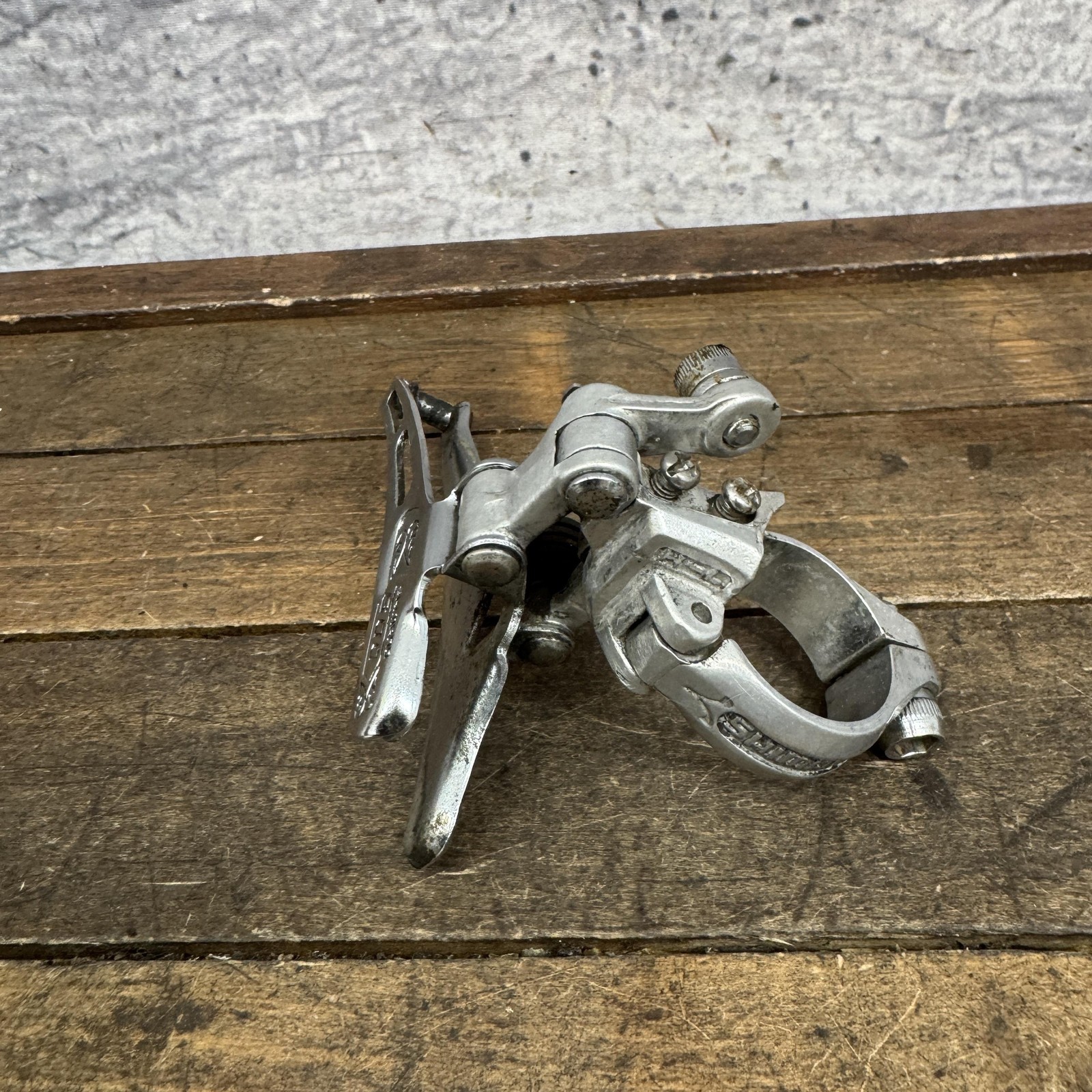 Vintage Shimano 600 Arabesque Front Derailleur 28.6 Clamp Bottom Pull Road