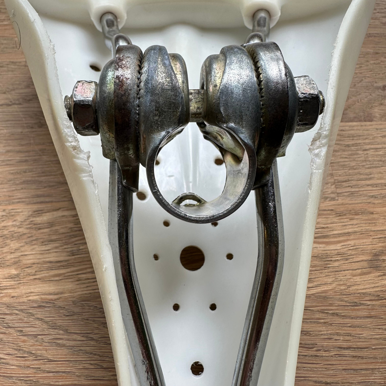 Viscount Dominator Seat 2166 CRACK BMX Old School Freestyle White Taiwan