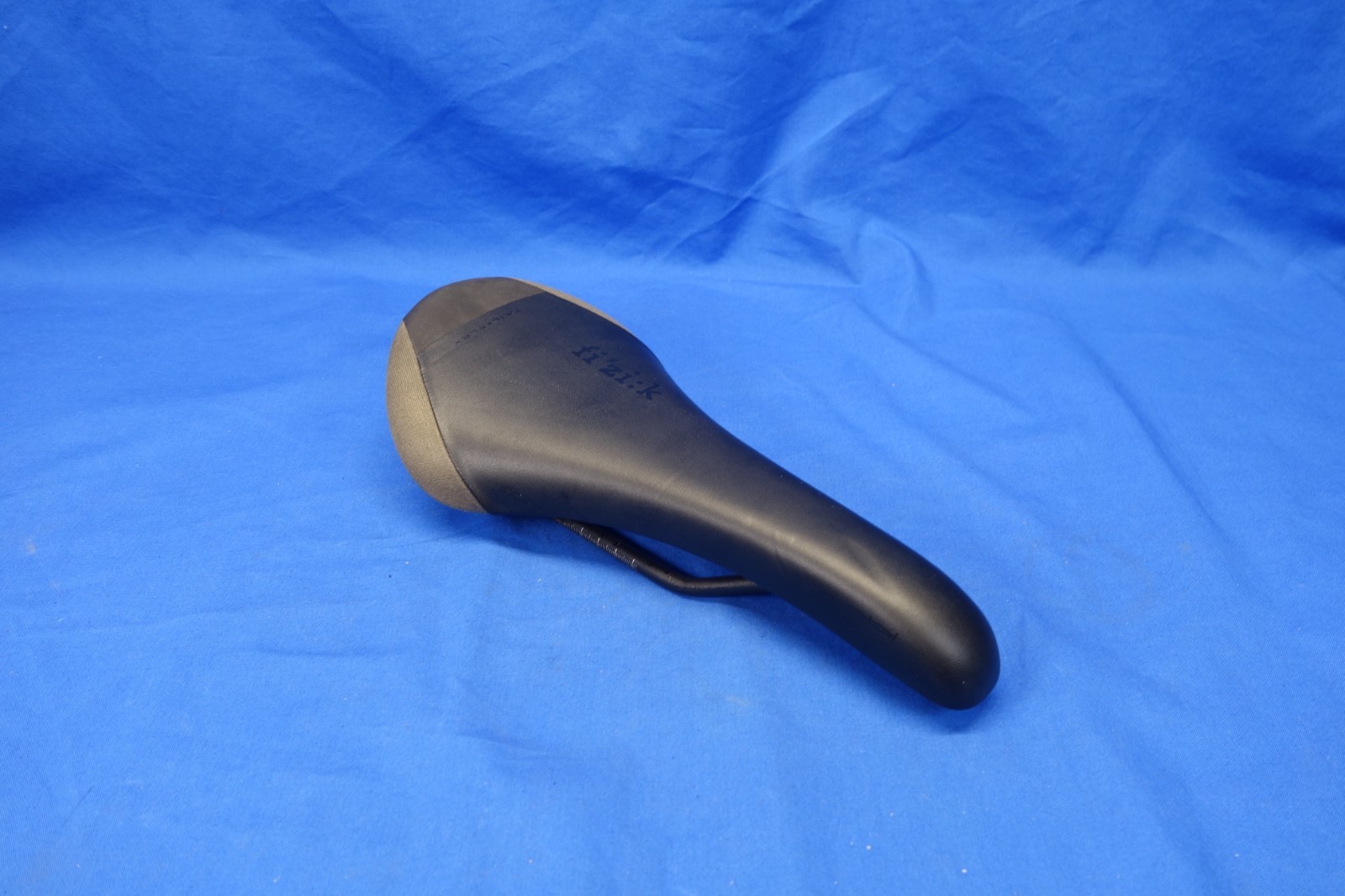 Fizik Gobi M5 Bike Saddle, Bicycle Seat, Manganese Rails