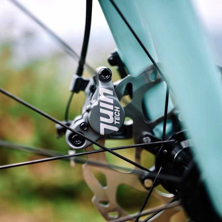 Juin Tech F1 Road Bike Hydraulic Disc Brake Calipers Pair Flat Mount Gray