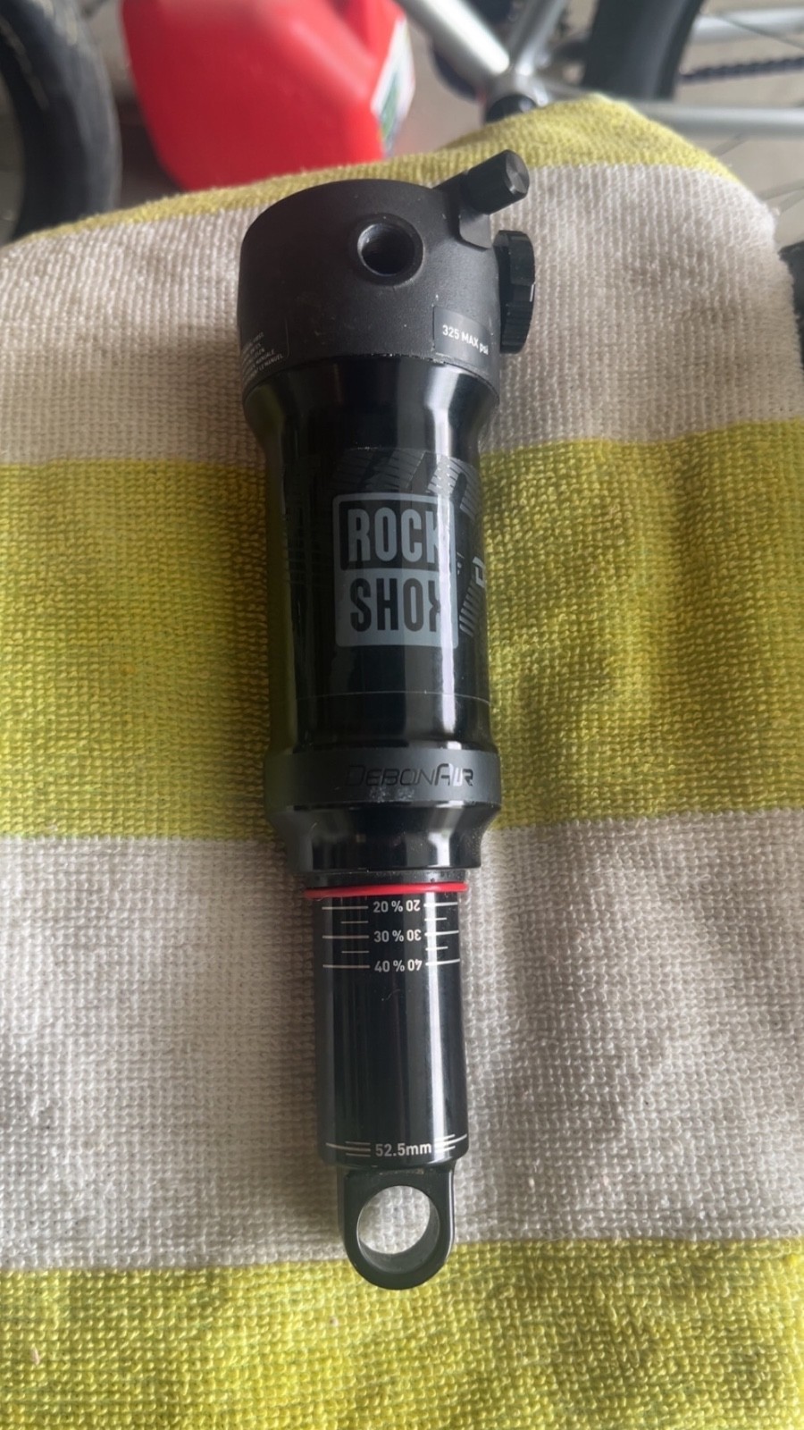 New Rockshox Deluxe Select 185×52.5 Trunniom Mount Rear Shock