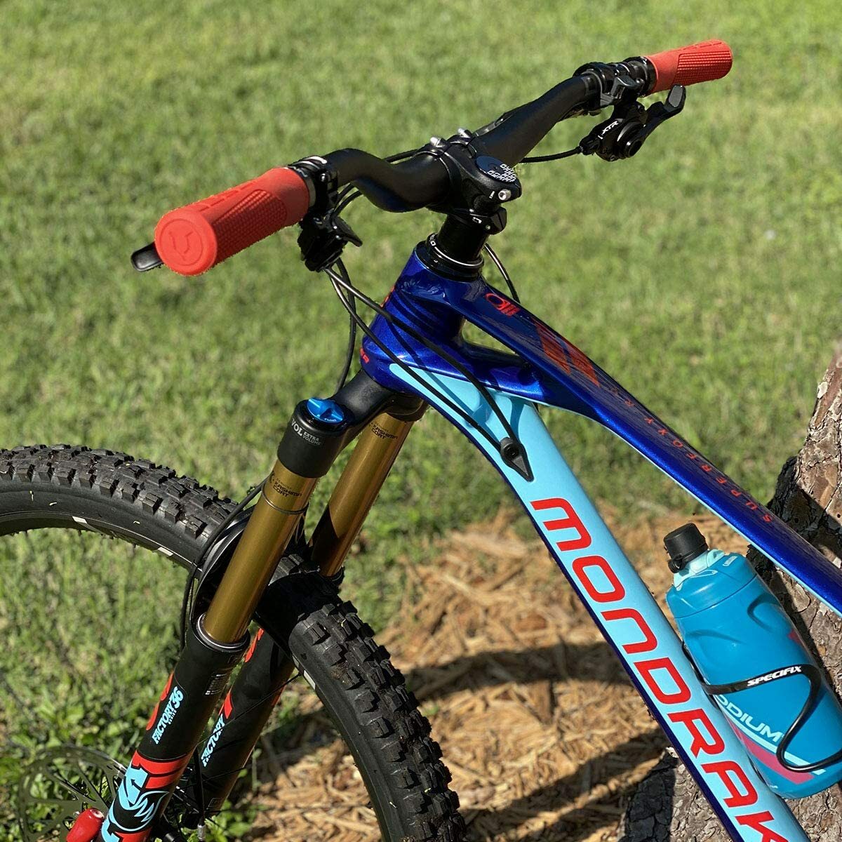 VILLAIN – Arrest 1st Offense Universal Handlebar Grips For Bicycle Ergonomic