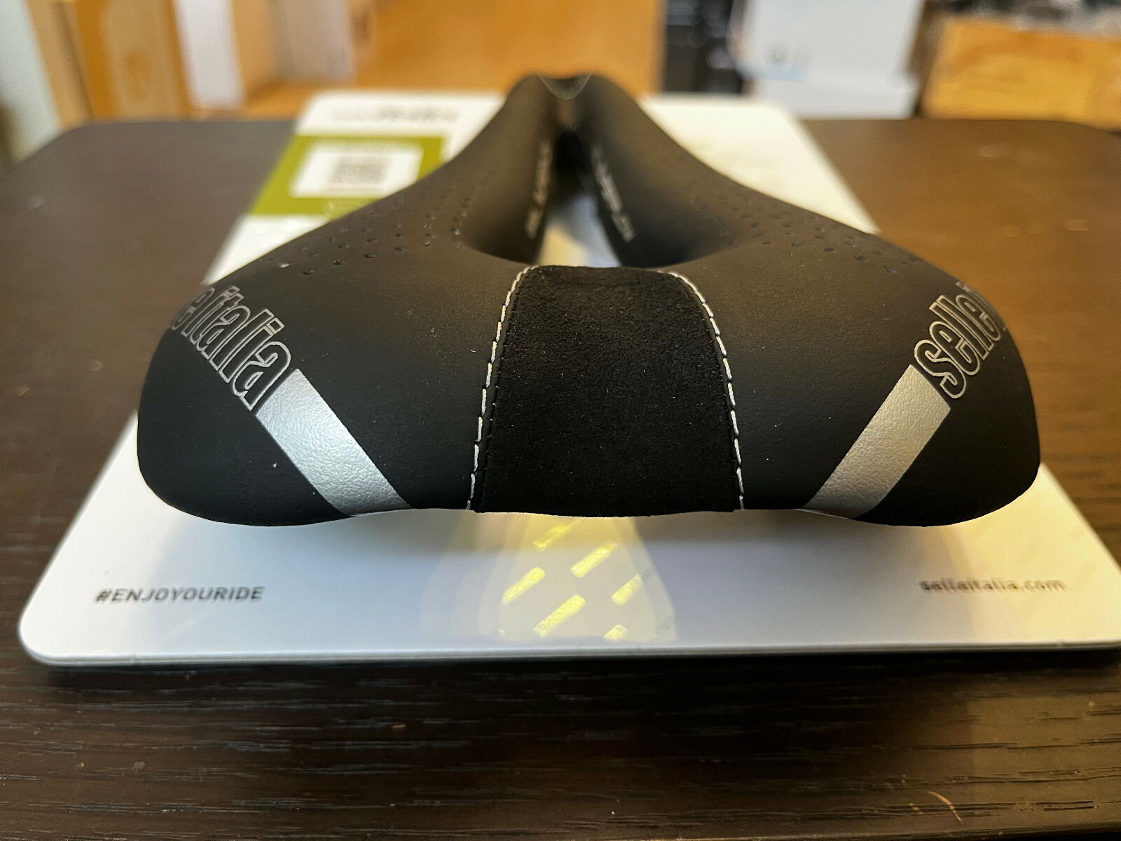Selle Italia DIVA Gel Superflow 152x270mm L3 TI316 Rail Road Saddle (Black)