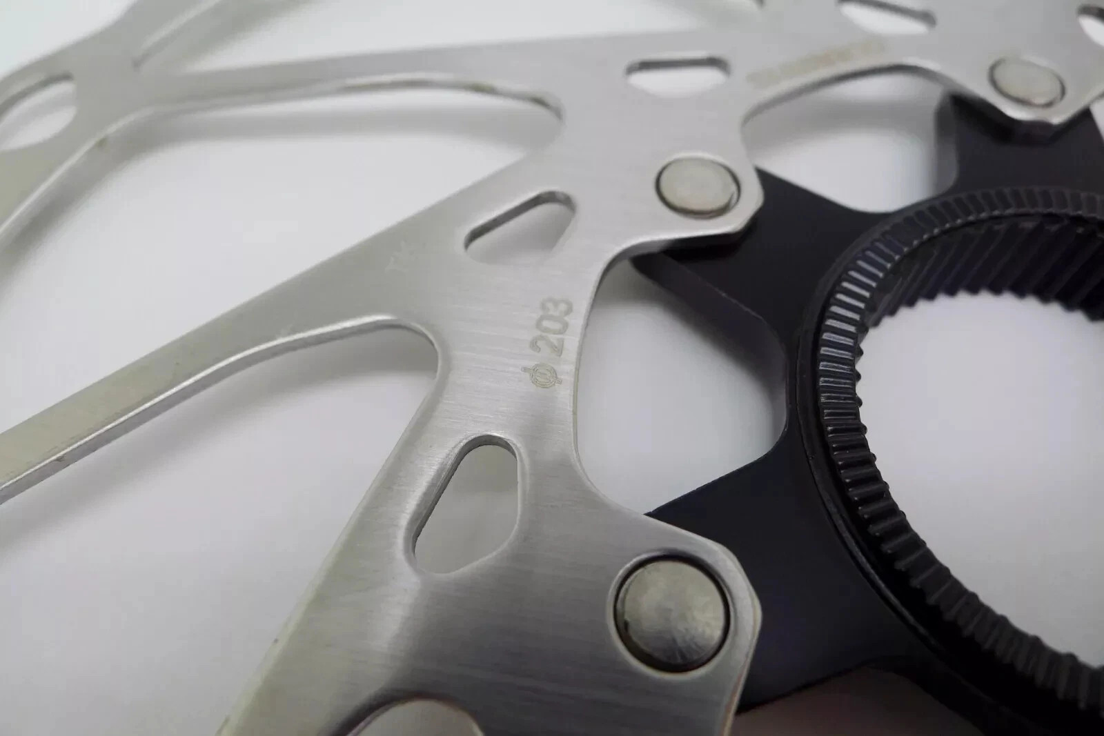 Shimano Deore SM-RT64-L 203mm Centerlock Disc Rotor