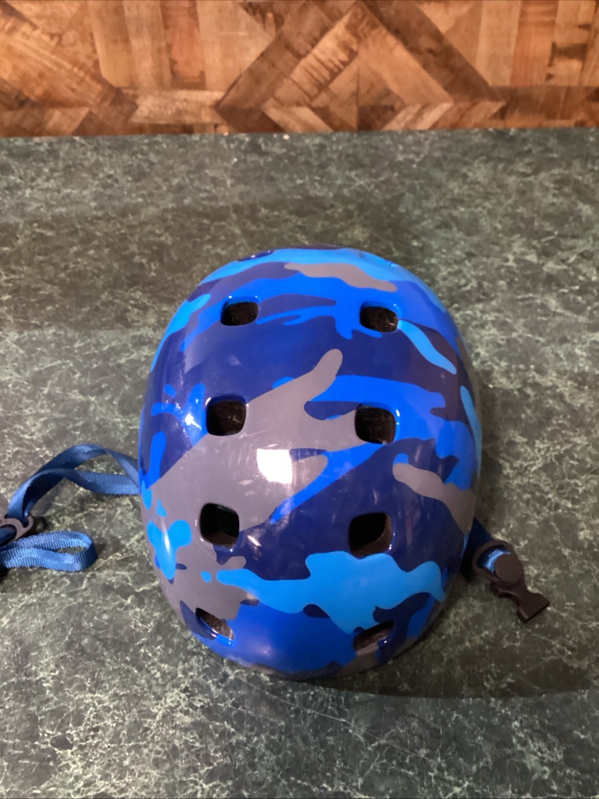 Schwinn Thrasher Lightweight Microshell Bicycle Helmet SW78597-2 Blue Camo Used