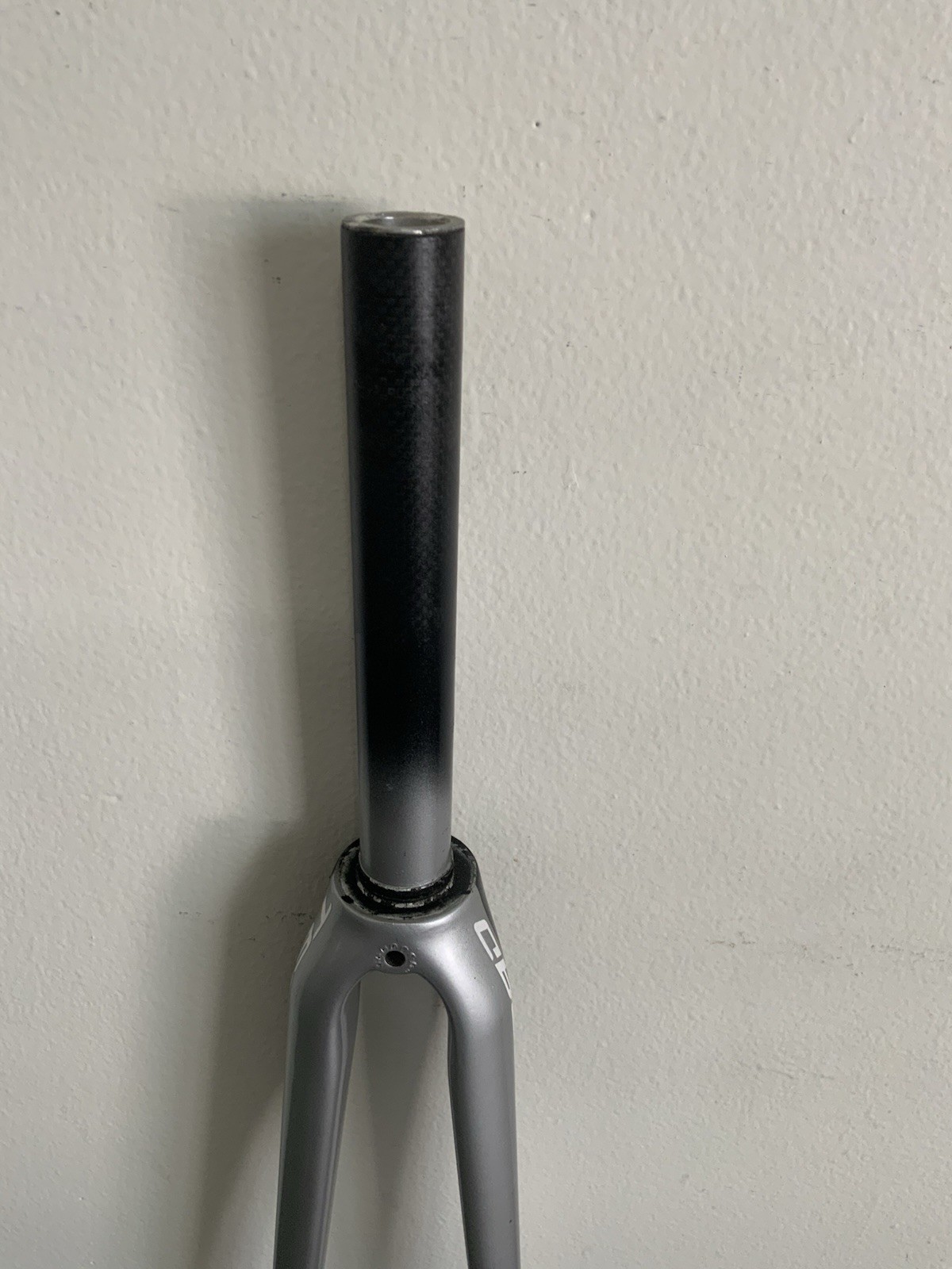 TEAM HIGH CARBON FORK 700C 1 1/8 INCH THREADLESS 190 MM STEERER 336 GRAMS