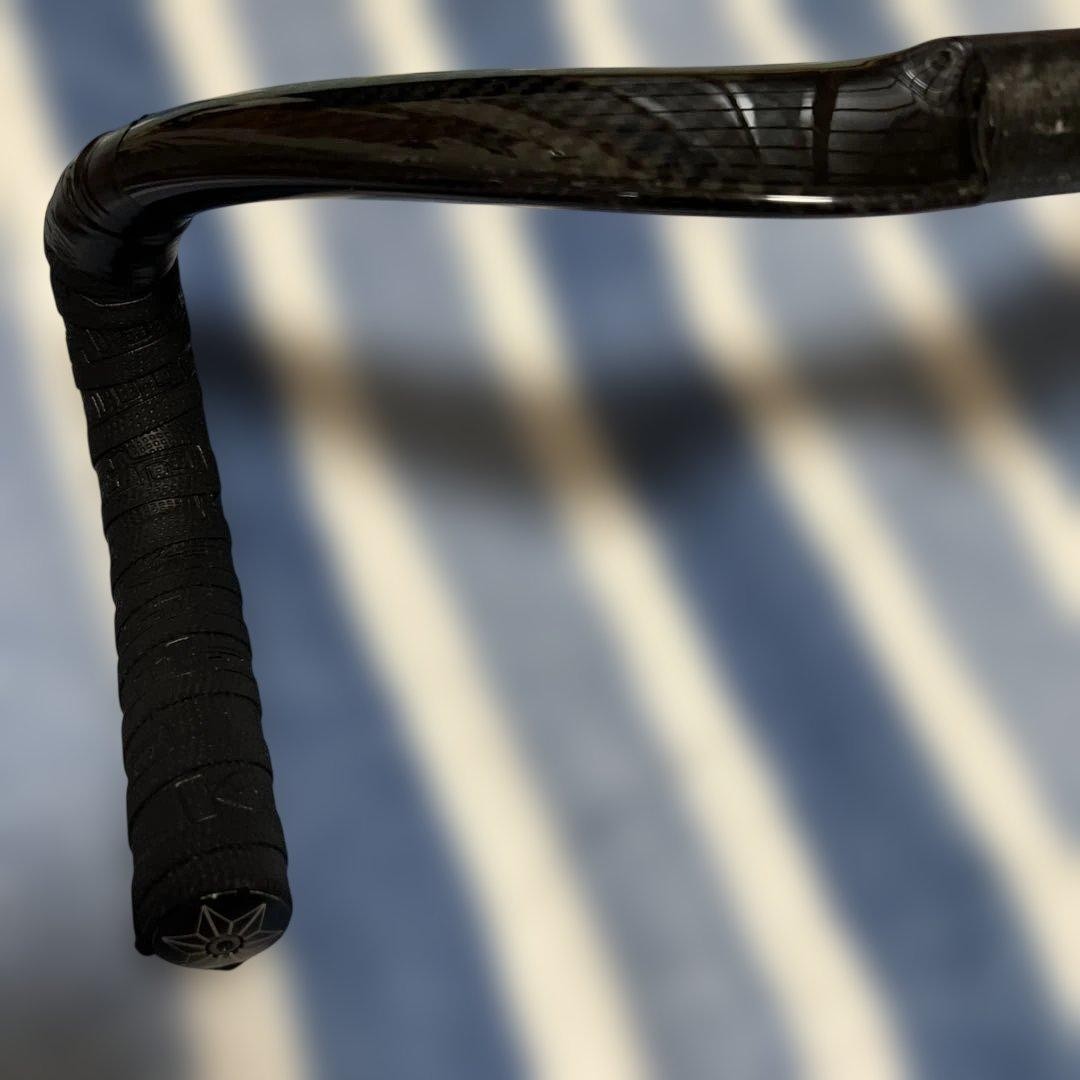 LOOK Carbon Aero Track Drop Handlebar 370mm with Bar Tape