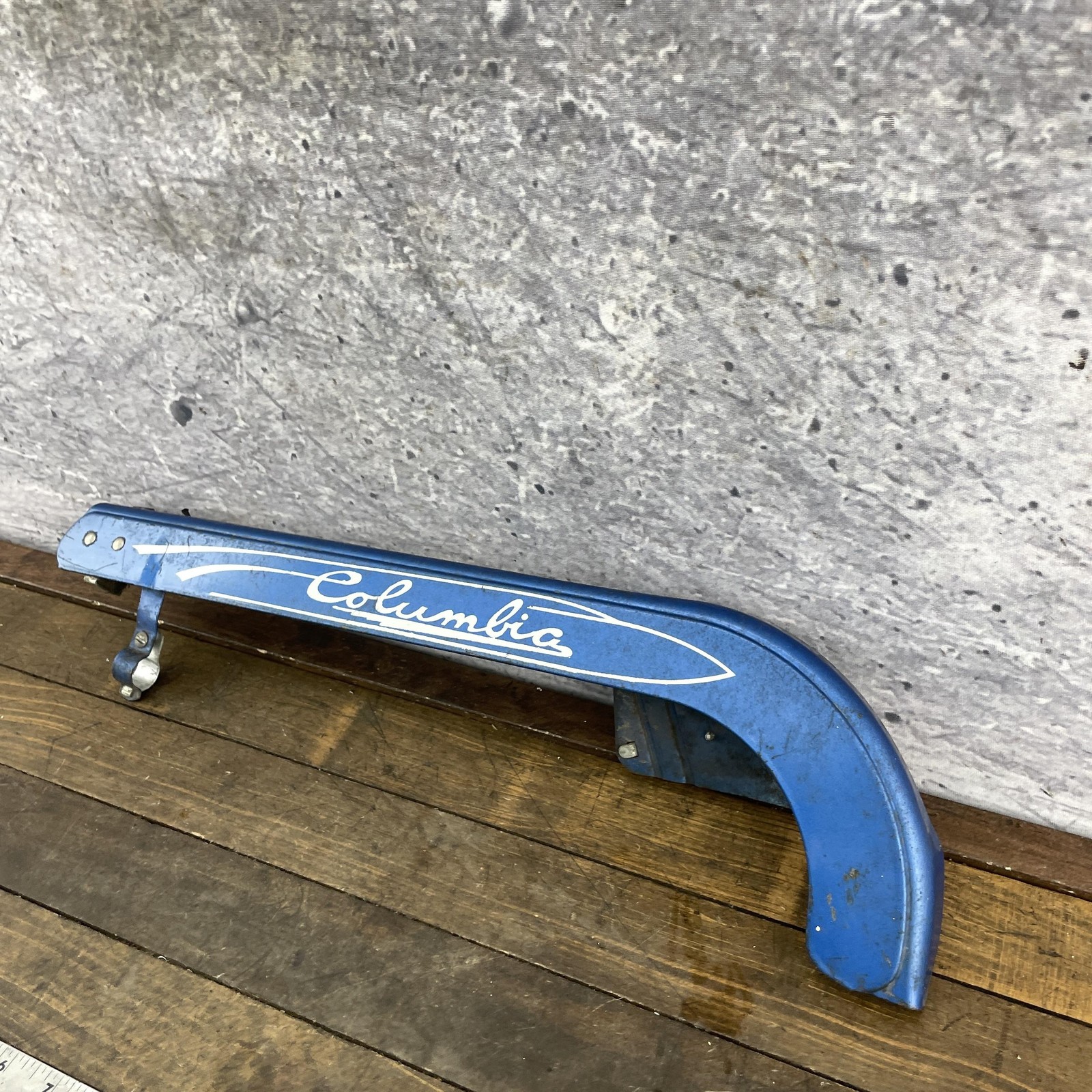 Vintage Columbia Bicycle Chain Guard Torpedo Built-In Chain Oil Port Blue Metal