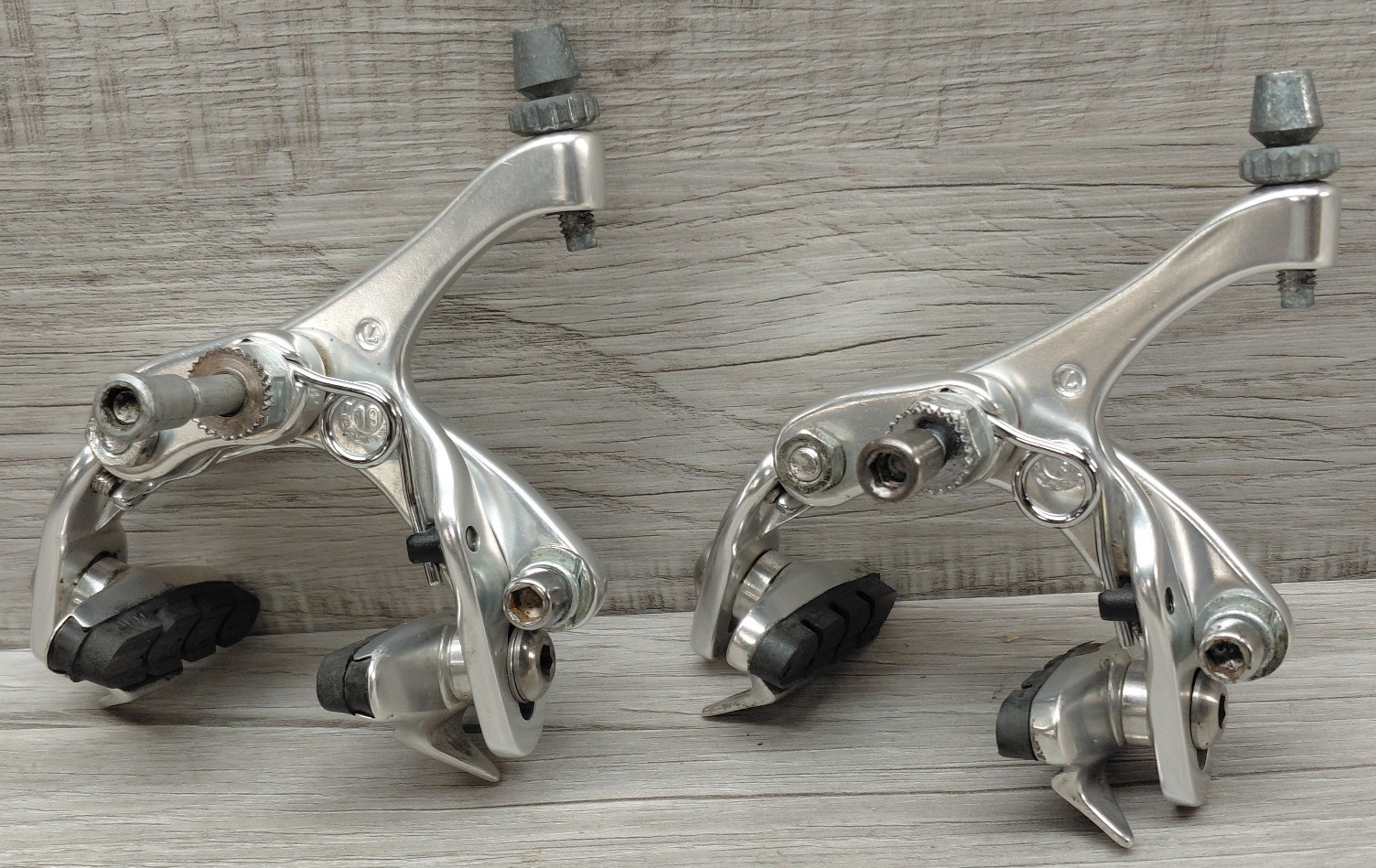Vintage 90’s Campagnolo Daytona Road Bike Dual Pivot Brake Calipers Set -Recesse