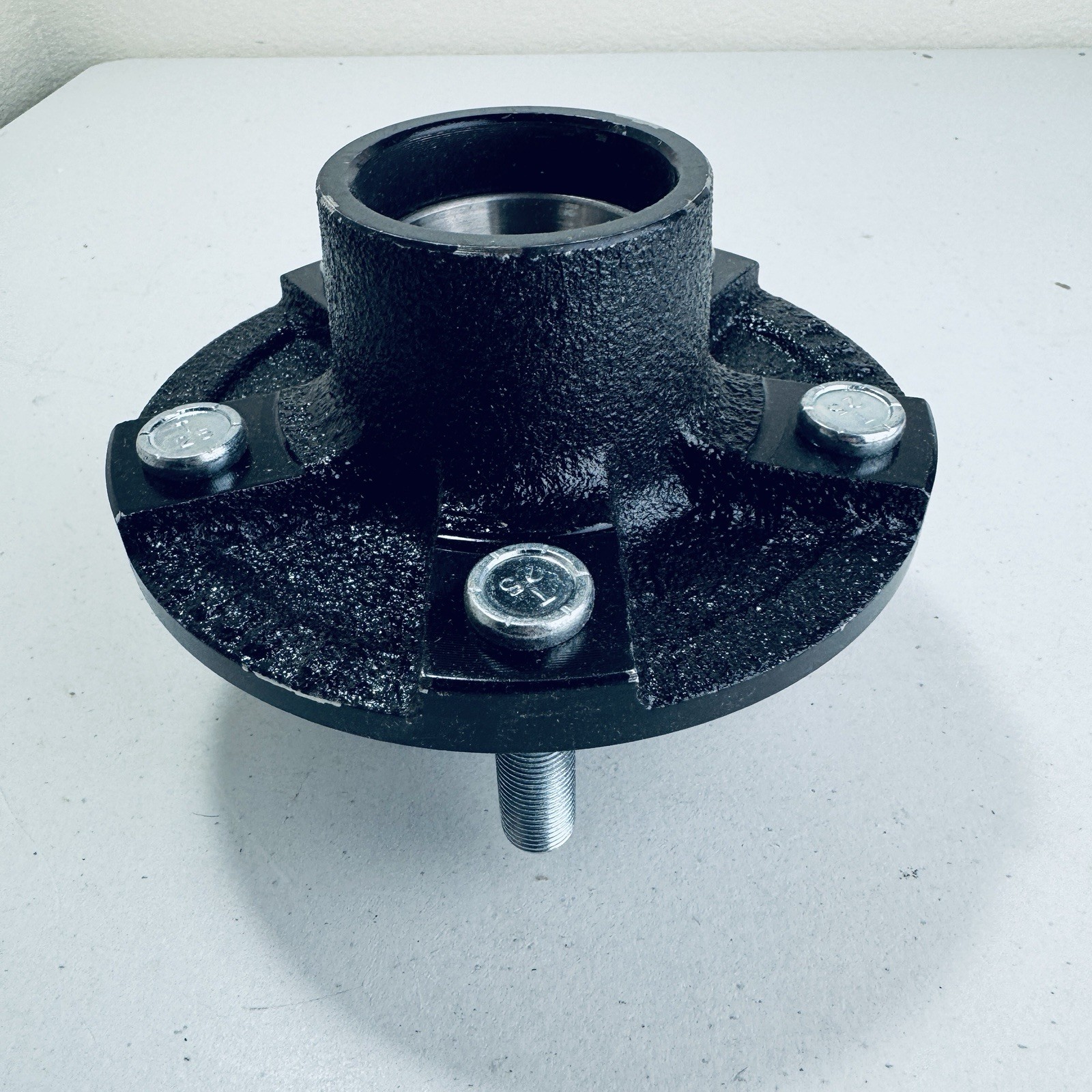 5-Hole, 4.5″ Trailer Hub Kit for, 2000 lb. 1″ Spindle That uses L44643 Trailer
