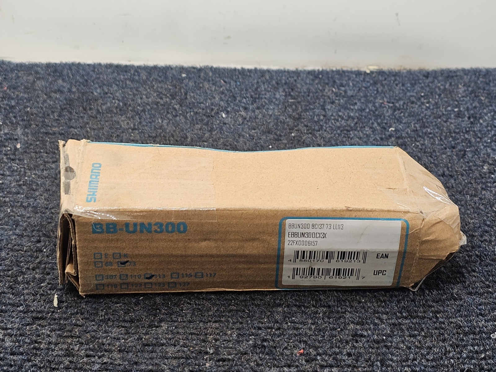 Shimano BB-UN300 Bottom Bracket, 73 x 113mm Spindle Square Taper JIS