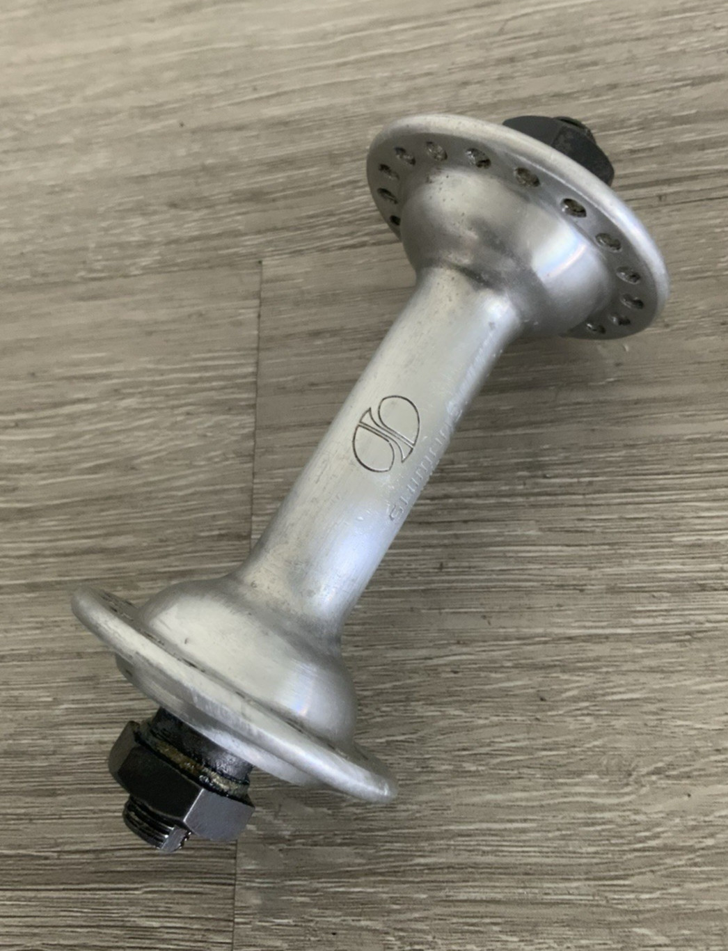 SHIMANO FRONT HUB 36 HOLE 100 MM SPACING