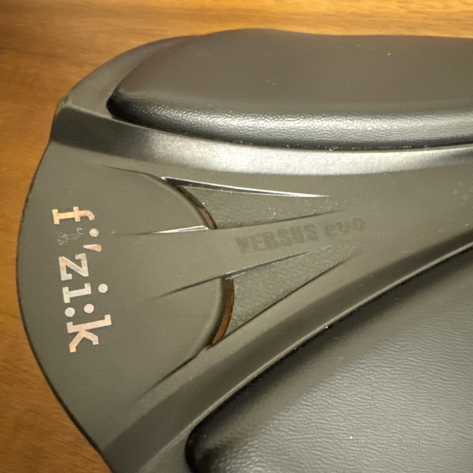fizik aliante r3 Large Versus Evo