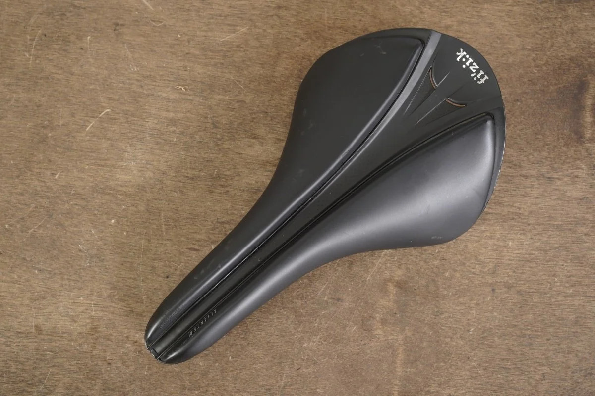 148mm (Large) Fizik Aliante Versus Evo R1 Carbon Rail Road Saddle 184g