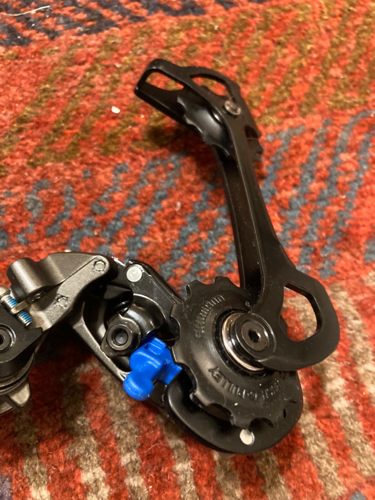 Shimano Saint FH-M800 rear hub and Shimano Saint RD-M800 SGS rear derailleur