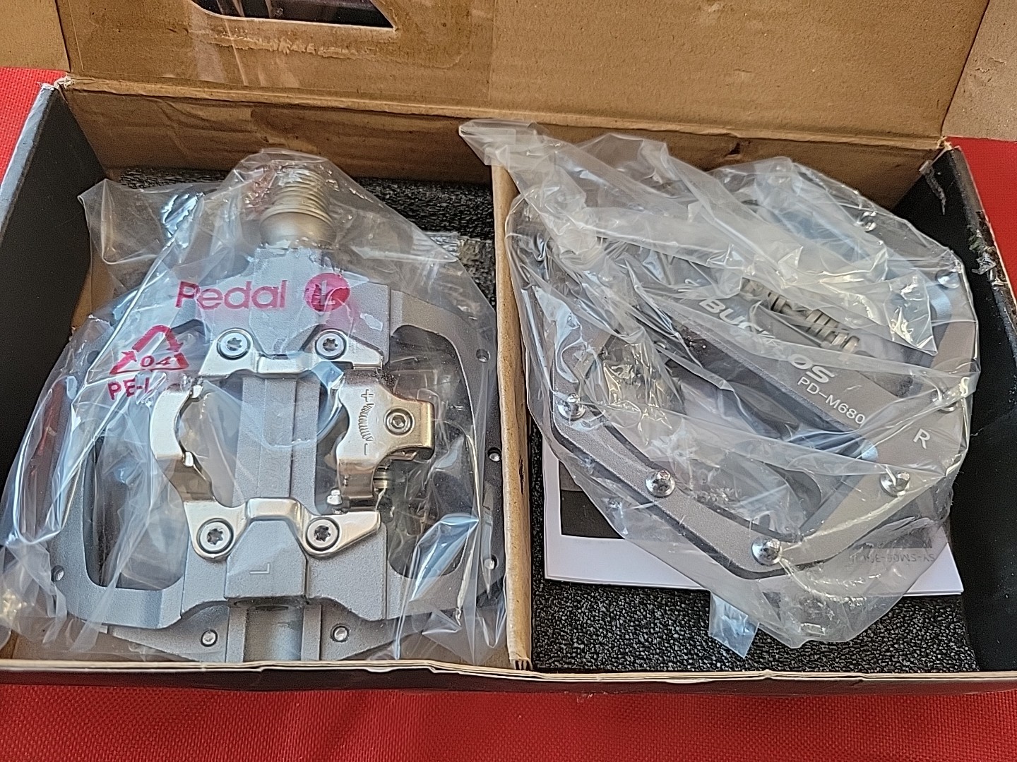 BUCKLOS SPD Pedals PD-M680 Mountain Bike Clip in SPD Flat Combo Dual Sided Pedal