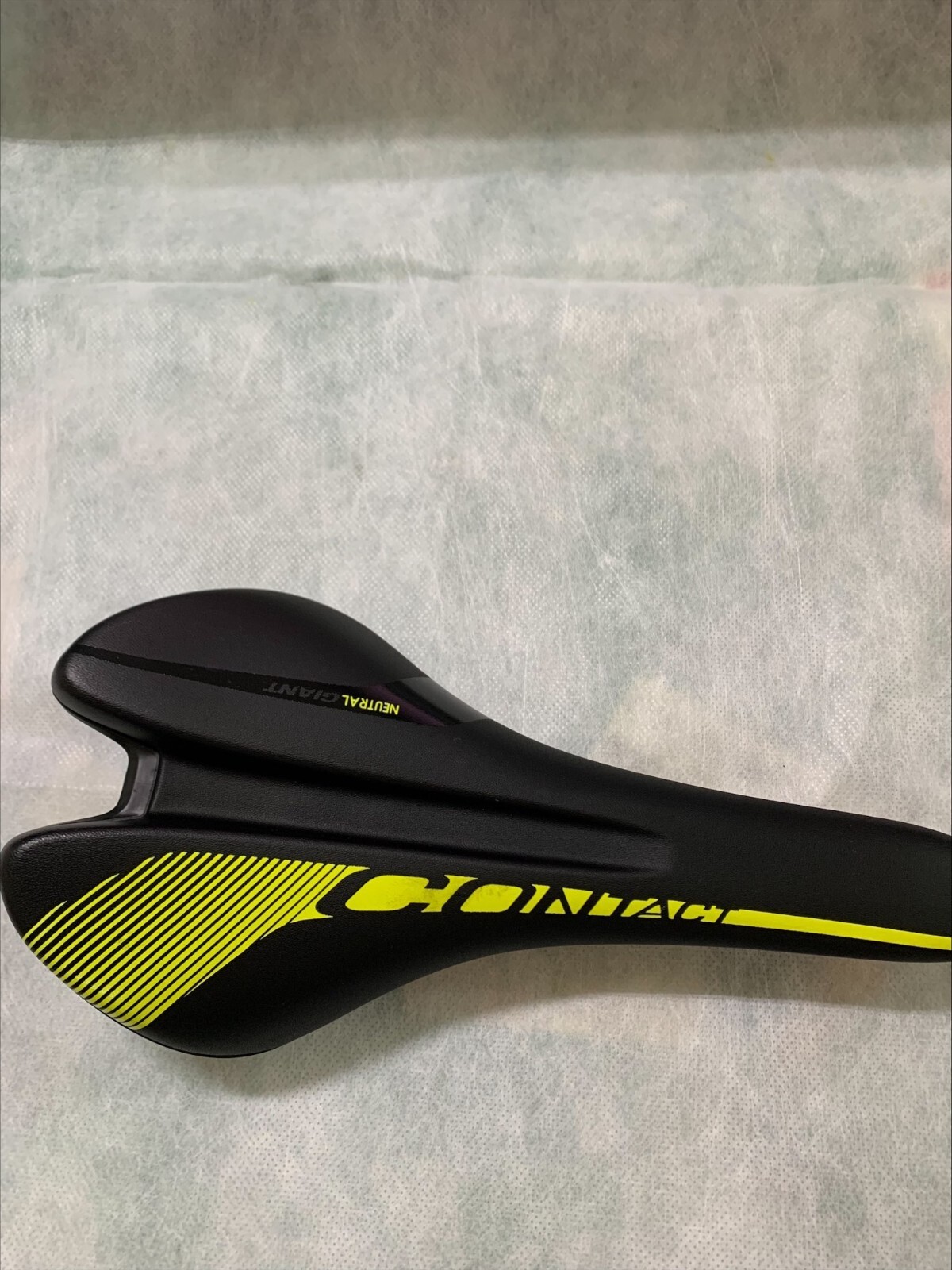 NEW Giant Contact Neutral Bike Saddle 279 x 140mm Black/yellow