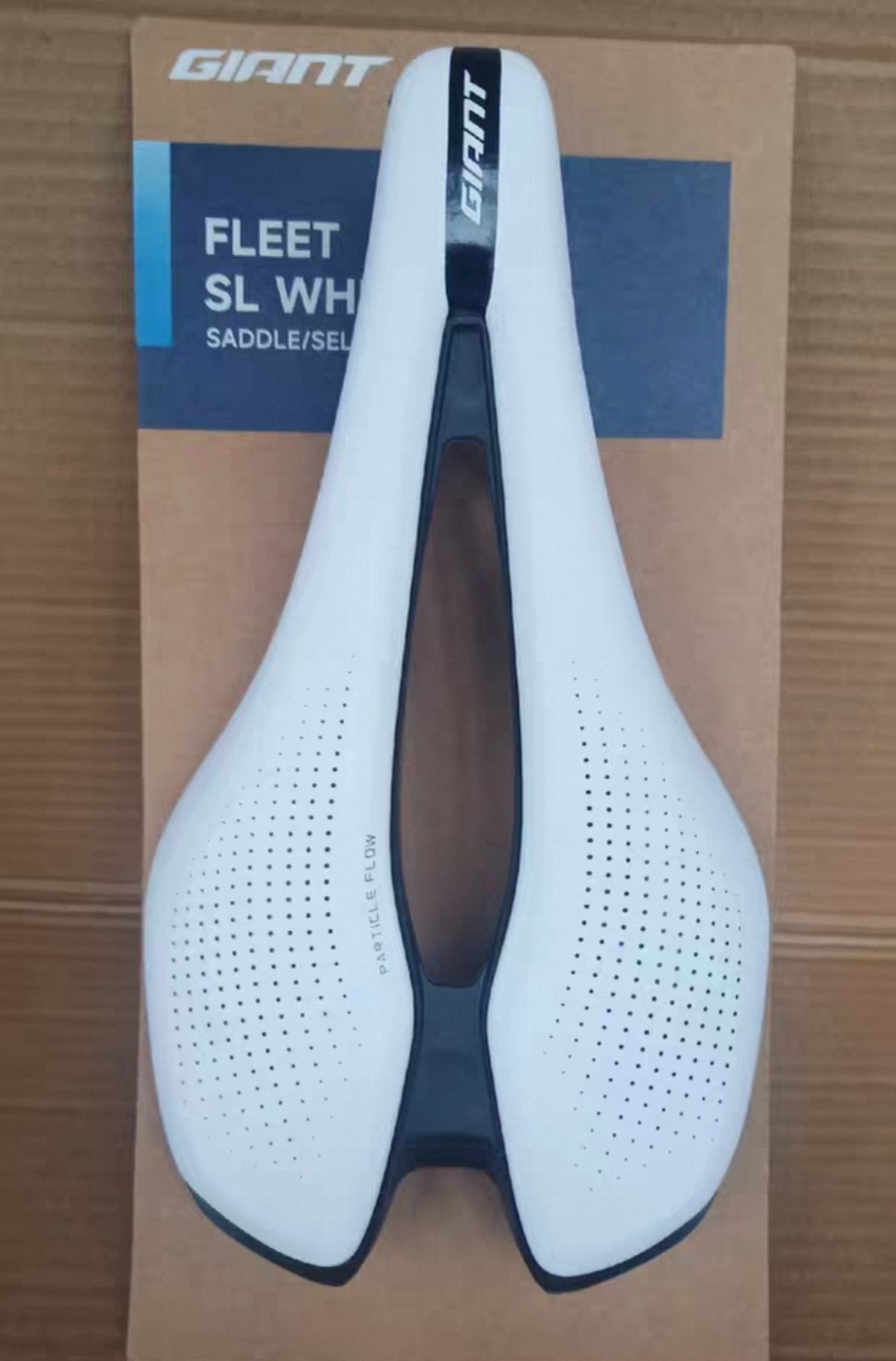 GIANT FLEET SL WHITE SADDLE 248X145MM SHORT NOSE CARBON COMPOSITE WEIGHT 222g