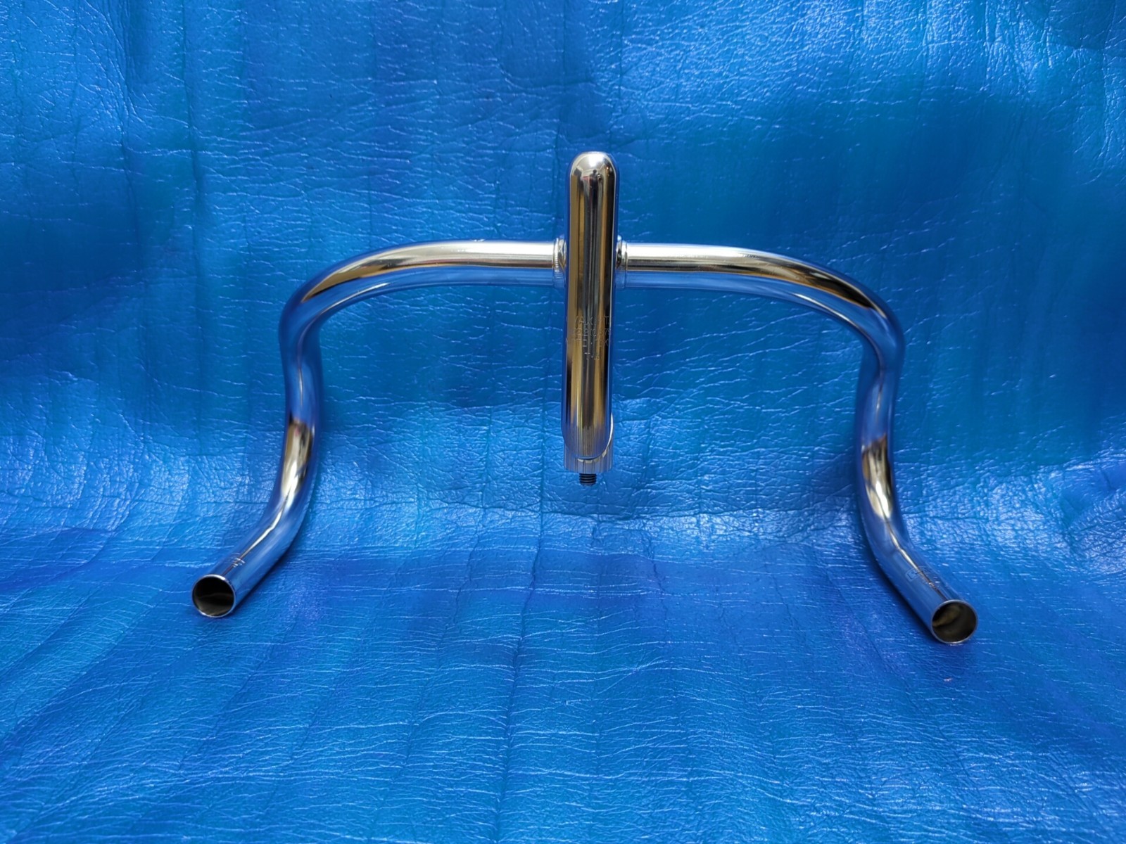 Nitto B123 CrMo 370mm NJS Handlebar + Nitto Jaguar 95mm 65 Degree Steel Stem